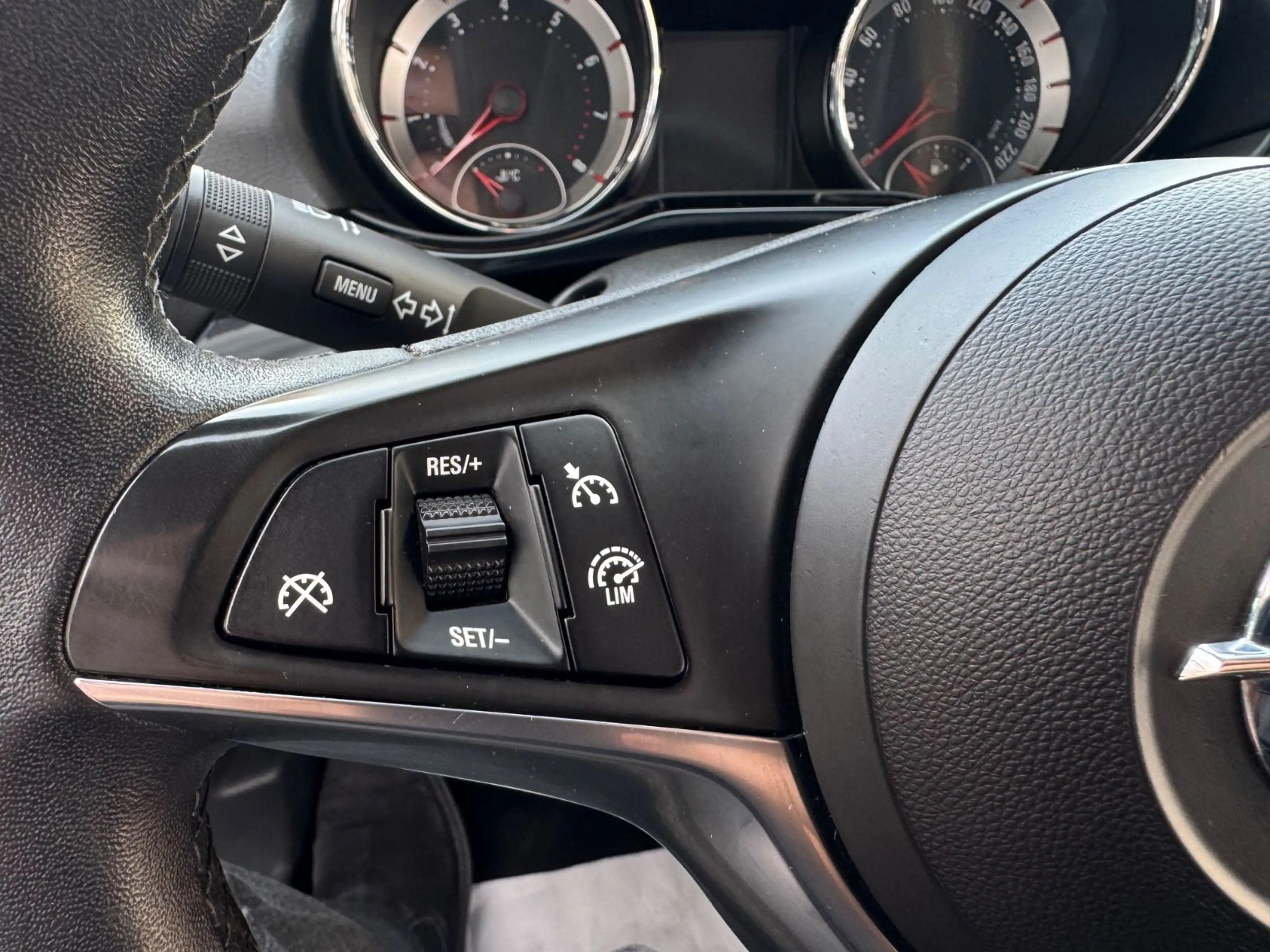 Opel Adam Jam*STEUERKETTE NEU*TÜV 09/28* — photo 10