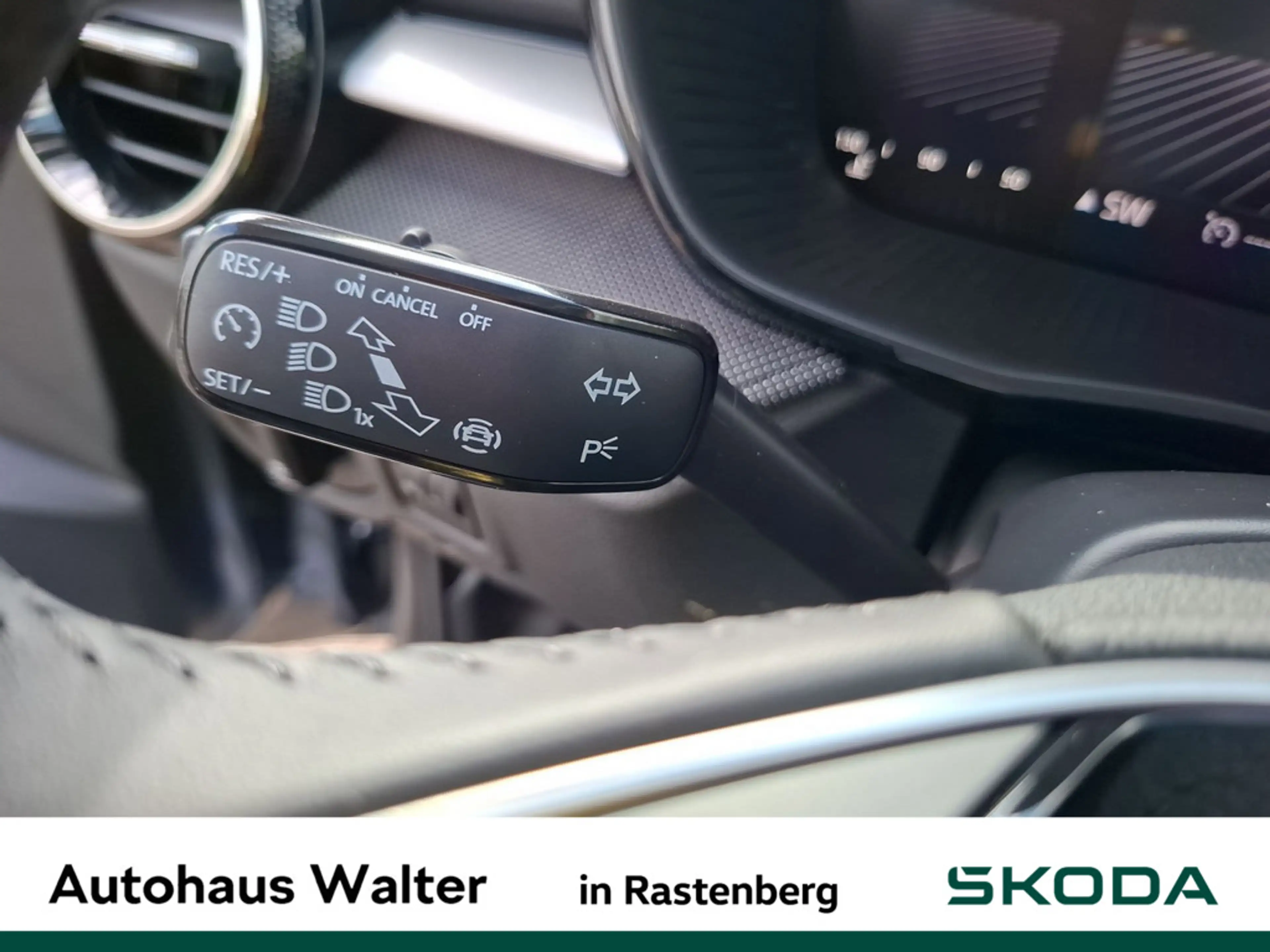 Skoda Fabia 1.0 TSI Selection KLIMA SHZ FSE LED — photo 14