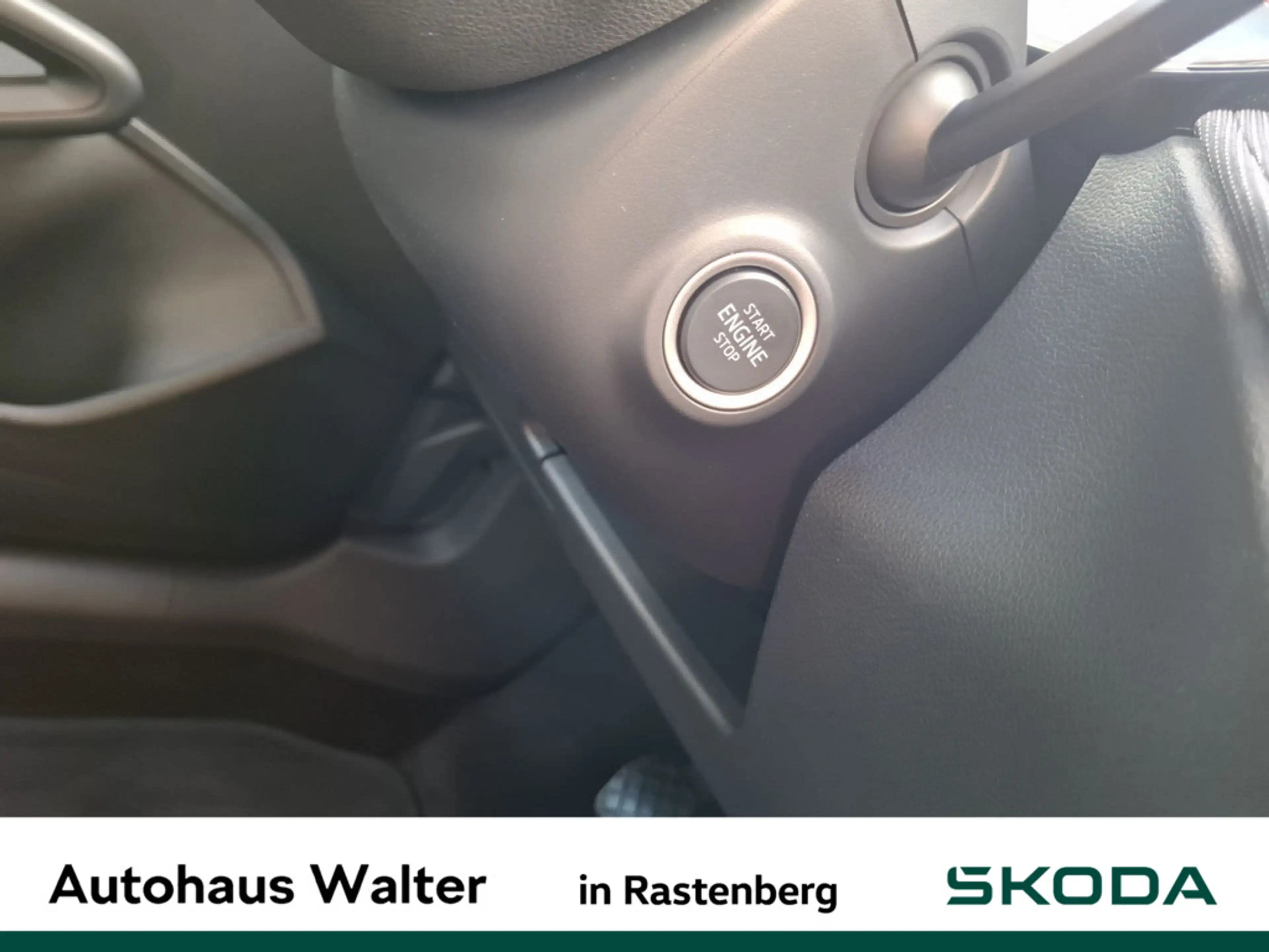 Skoda Fabia 1.0 TSI Selection KLIMA SHZ FSE LED — photo 24