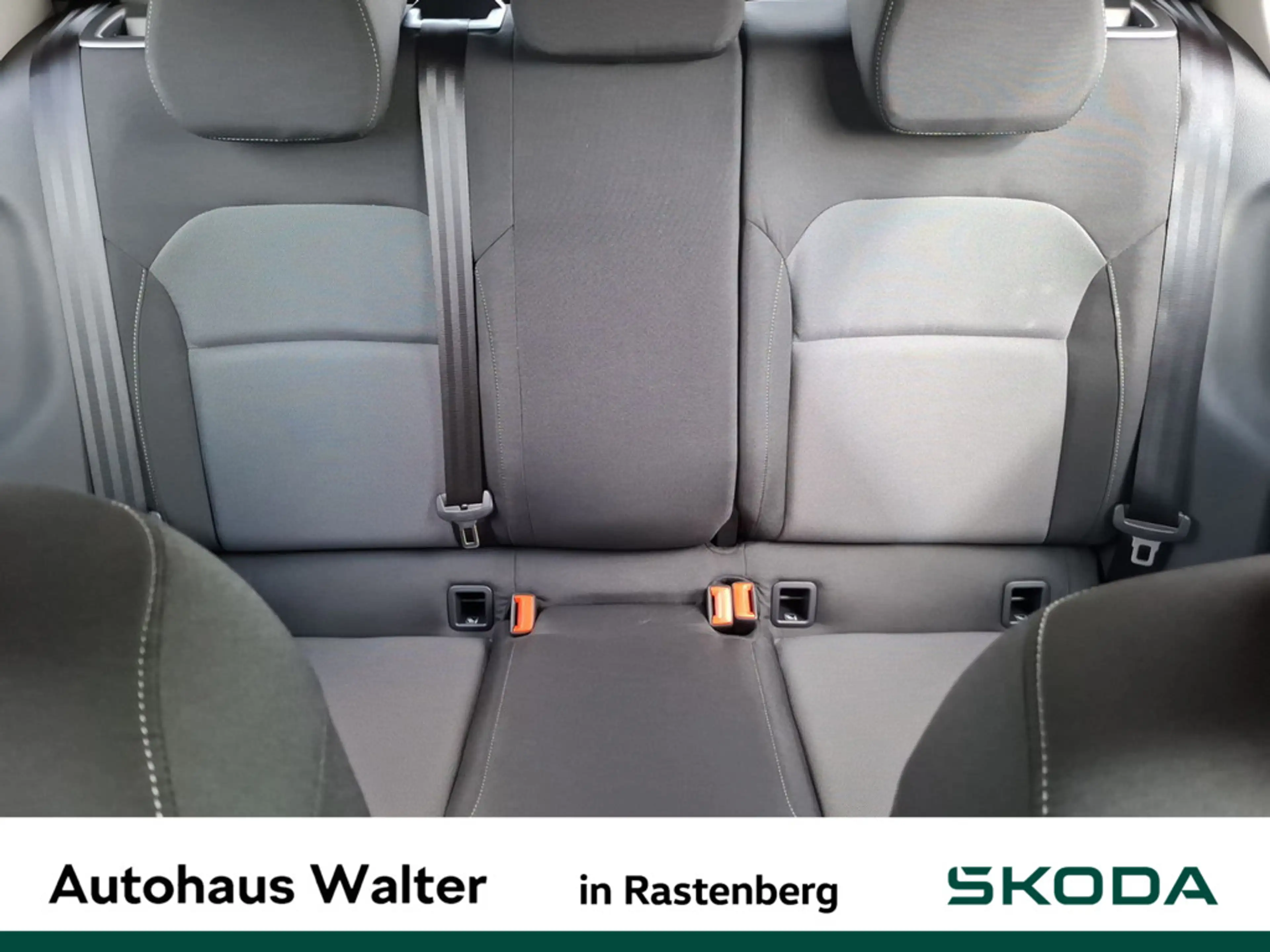 Skoda Fabia 1.0 TSI Selection KLIMA SHZ FSE LED — photo 12
