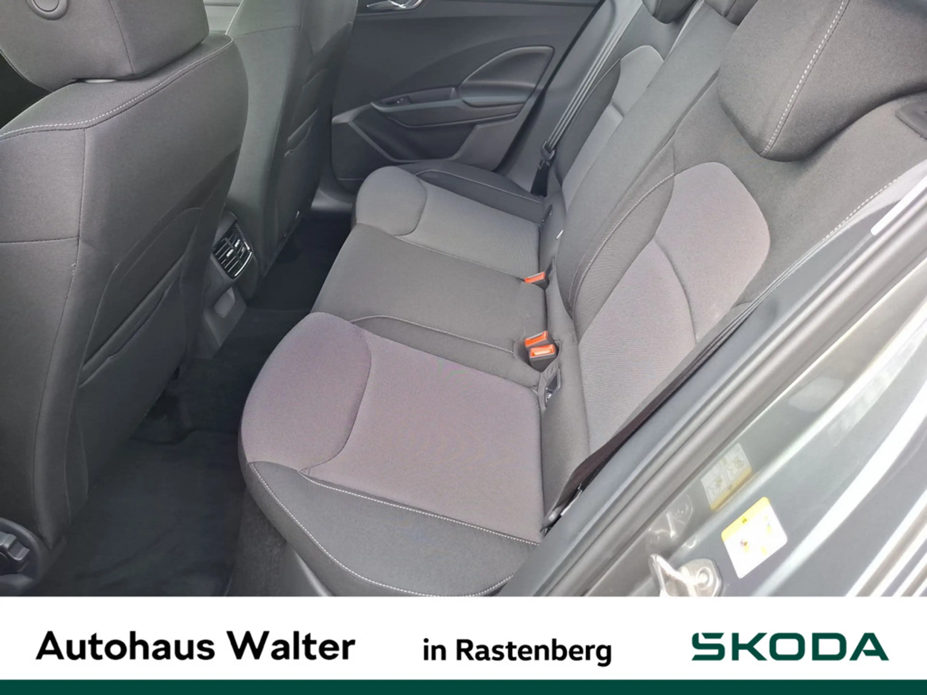 Skoda Fabia 1.0 TSI Selection KLIMA SHZ FSE LED — photo 9