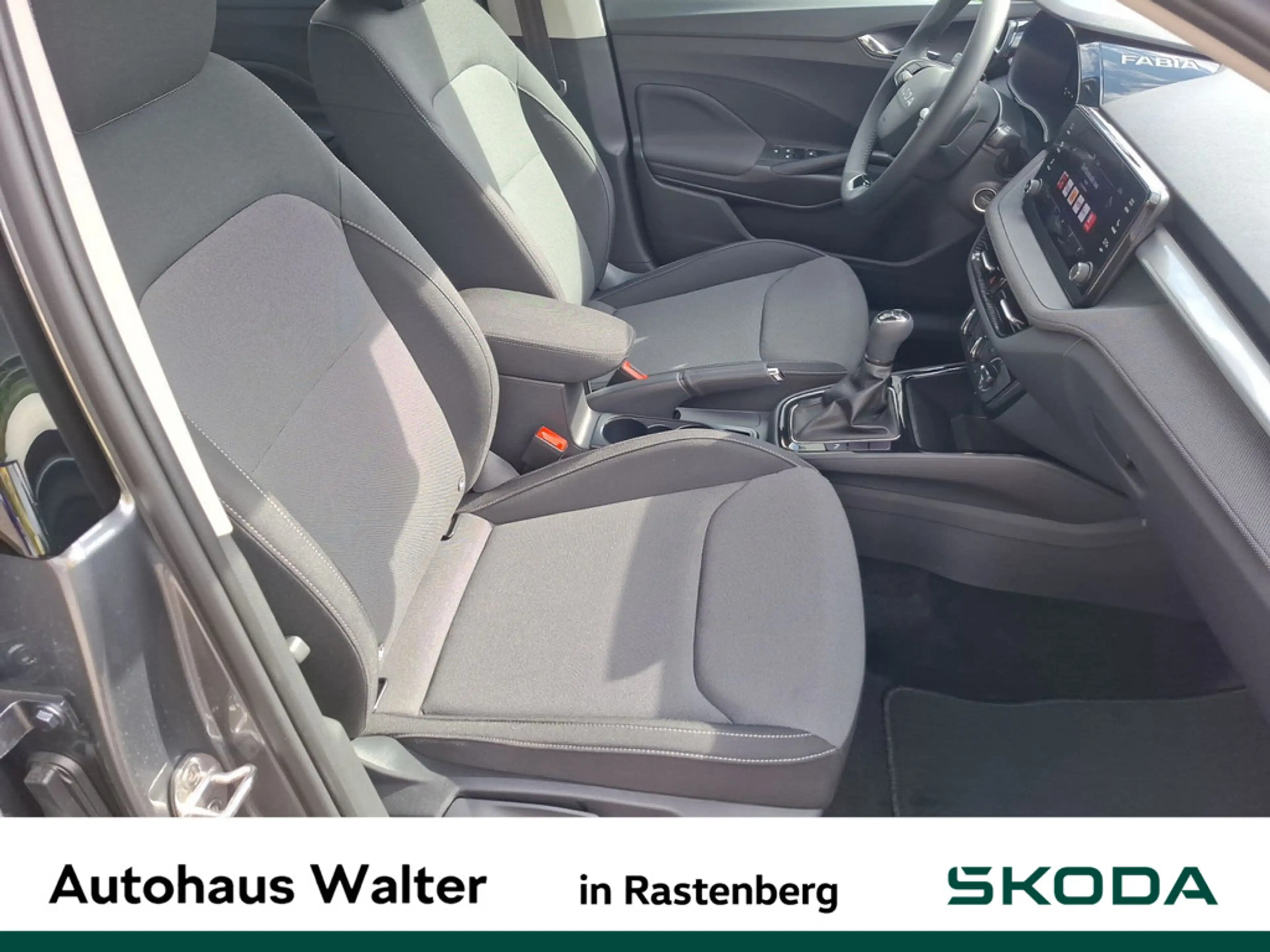 Skoda Fabia 1.0 TSI Selection KLIMA SHZ FSE LED — photo 23