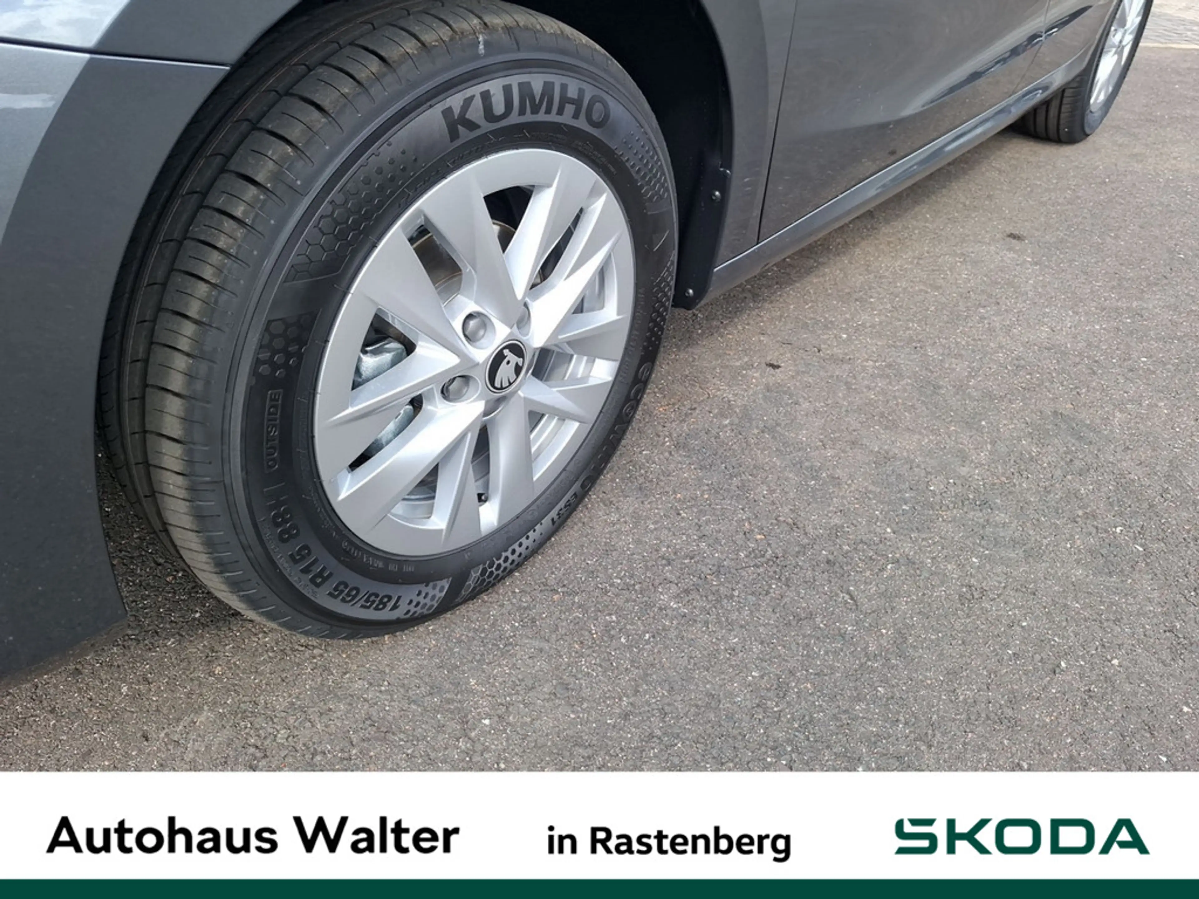 Skoda Fabia 1.0 TSI Selection KLIMA SHZ FSE LED — photo 17