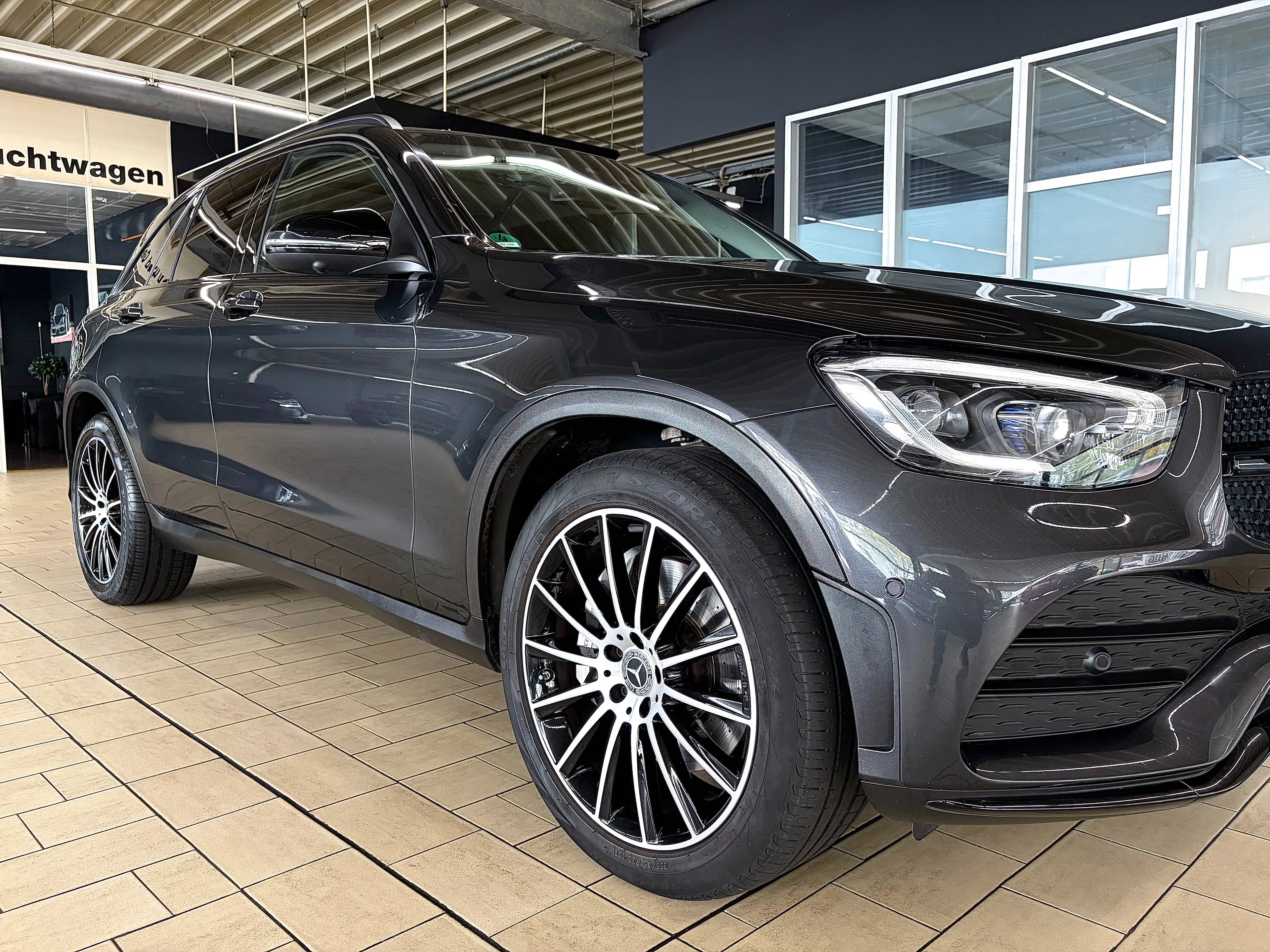 Mercedes-Benz GLC 400 GLC 400d 4M *AMG-LINE+HUD+NAVI+LEDER+PANORAMA+LED+20'AMG* — photo 5