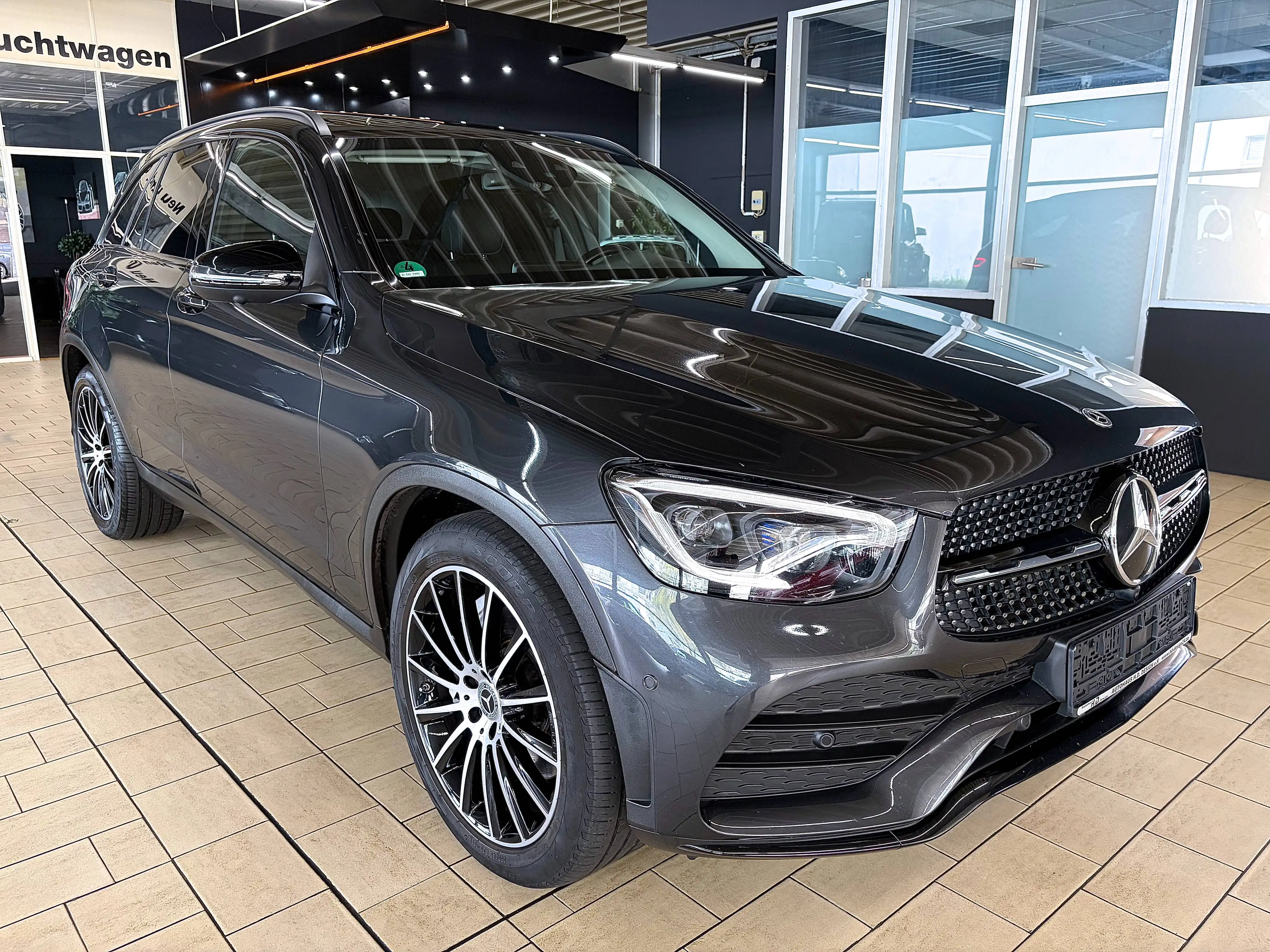 Mercedes-Benz GLC 400 GLC 400d 4M *AMG-LINE+HUD+NAVI+LEDER+PANORAMA+LED+20'AMG* — photo 3