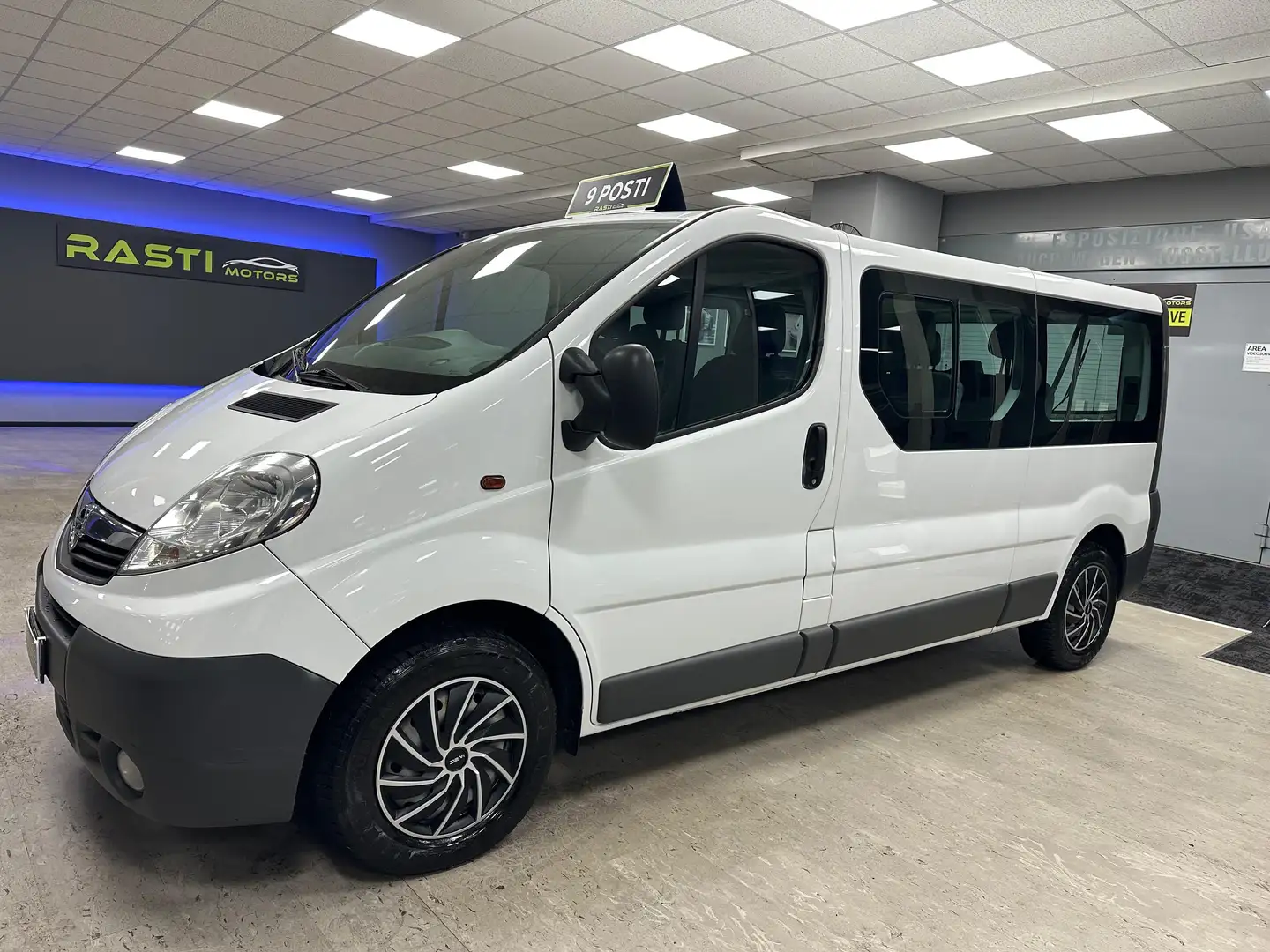 Opel Vivaro VIVARO 29 9 P0STI 2.0 Blanc - 1