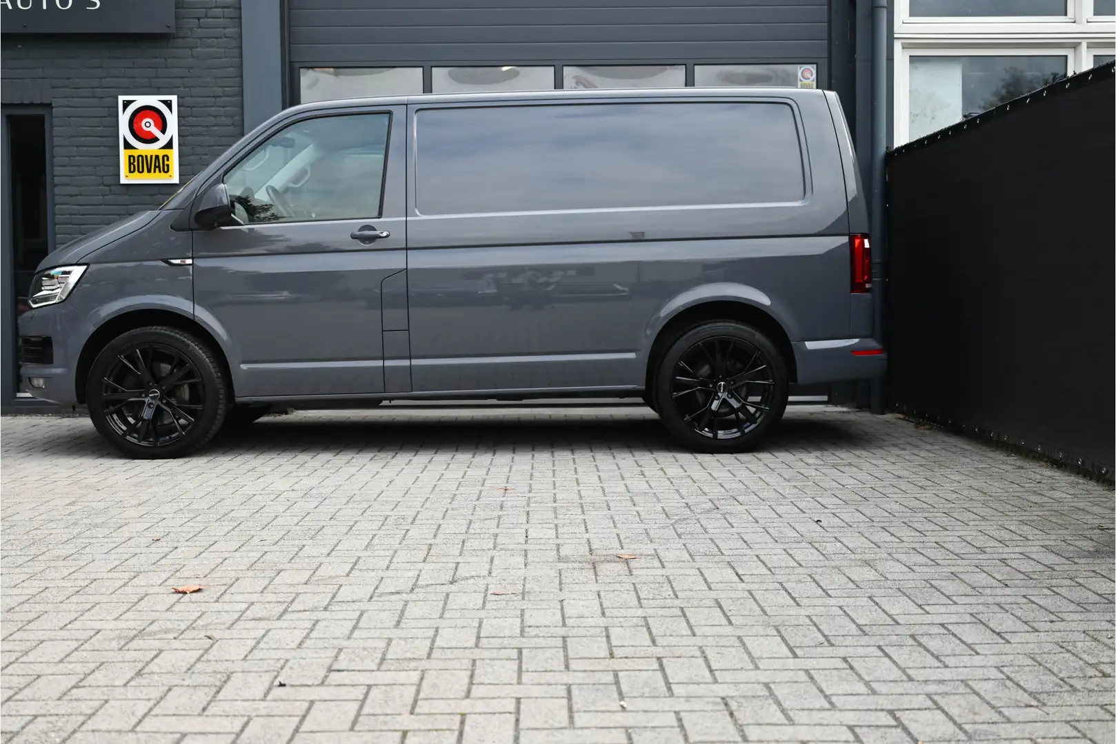 Volkswagen T6 Transporter 2.0 TDI L1H1 Comfortline Gris - 2