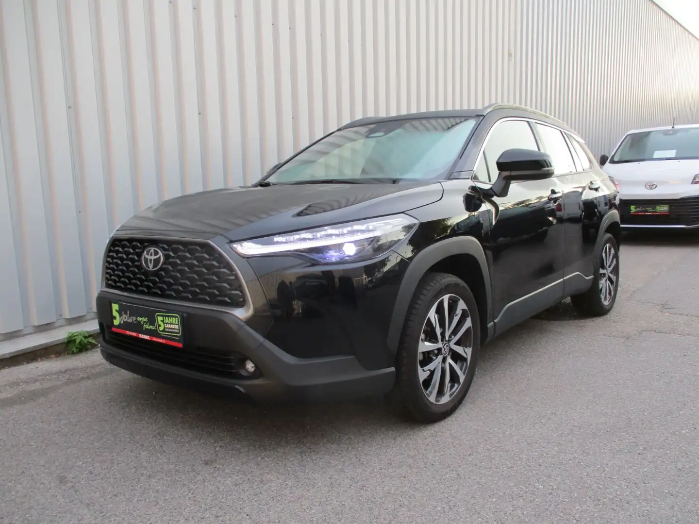 Toyota Corolla Cross 1.8 FWD Active Drive ACC+LED+Navi Schwarz - 2