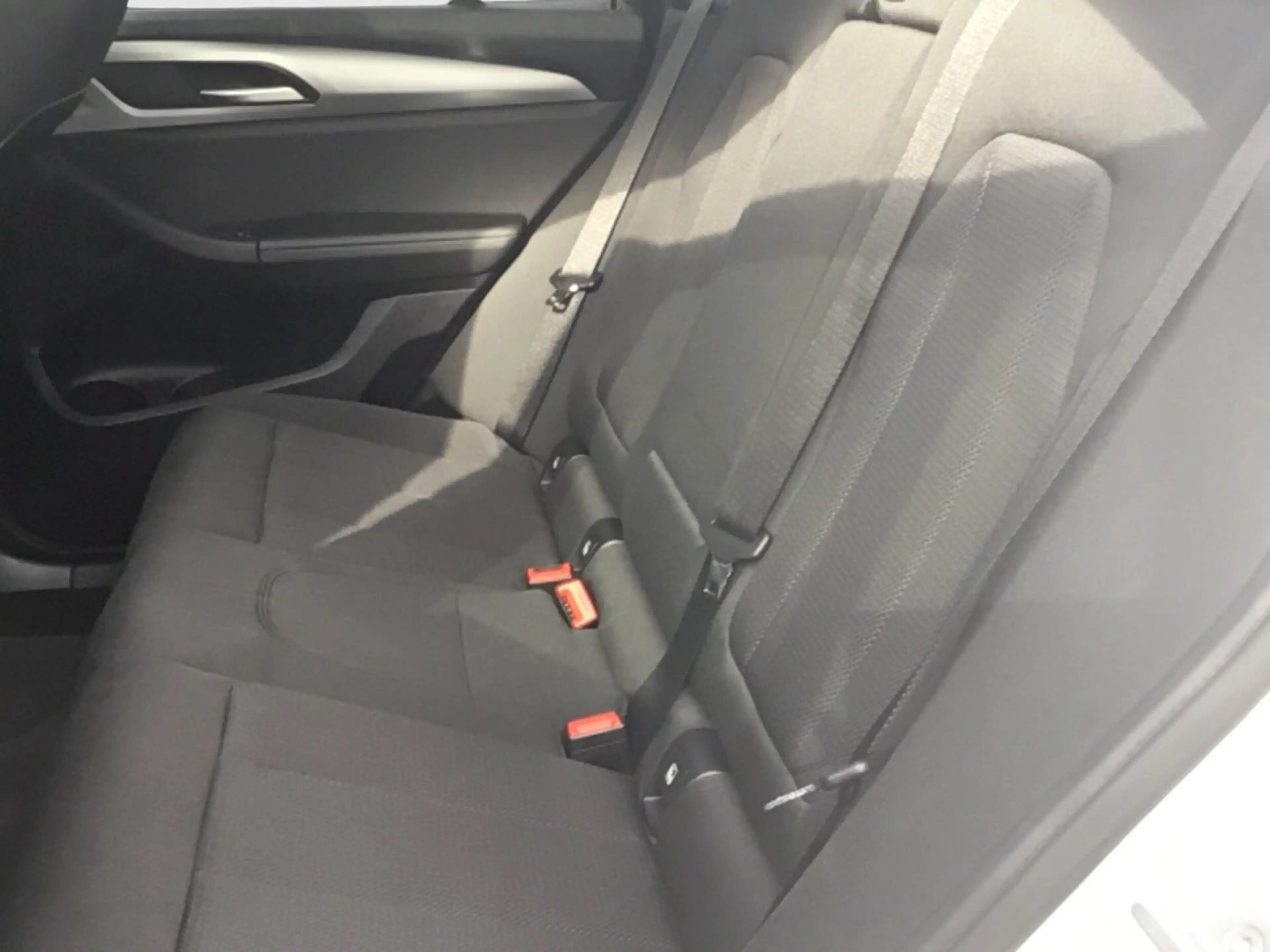 BMW X3 xDrive 20d Advantage Aut. — photo 12