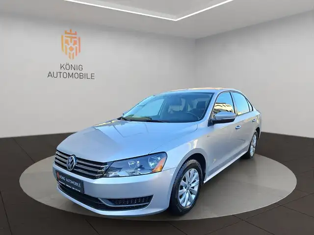 Volkswagen Passat Wolfsburg Edition / LEDER/AUT./AHK