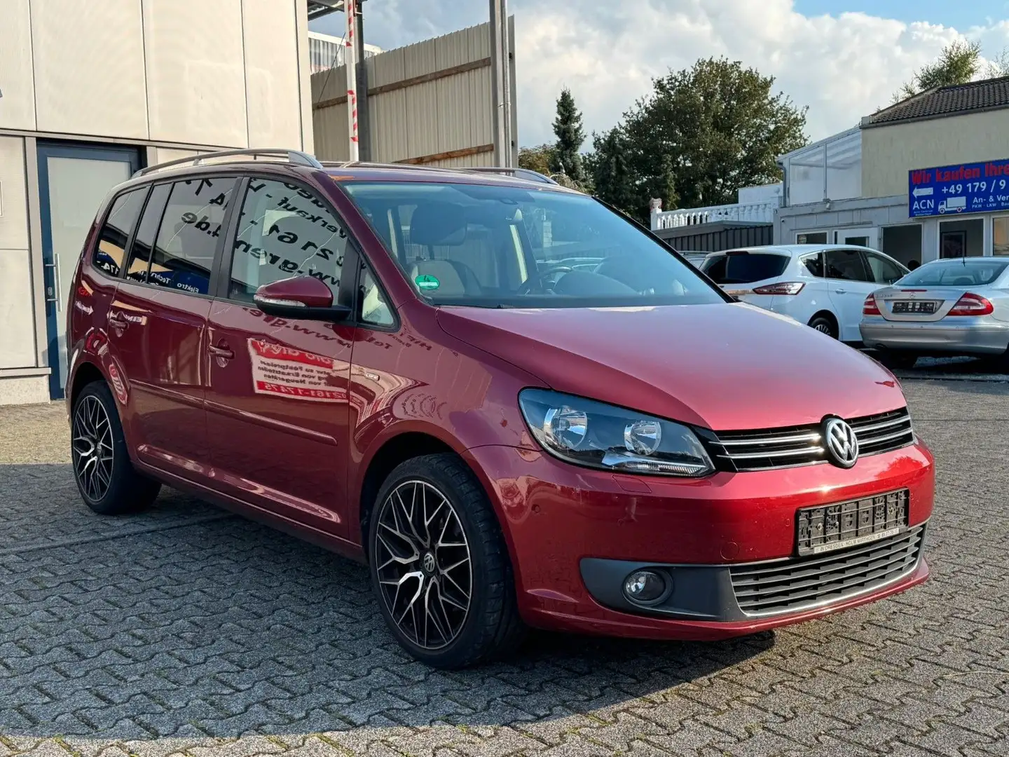 Volkswagen Touran Life 1.4 DSG 7 Sitze Rot - 1