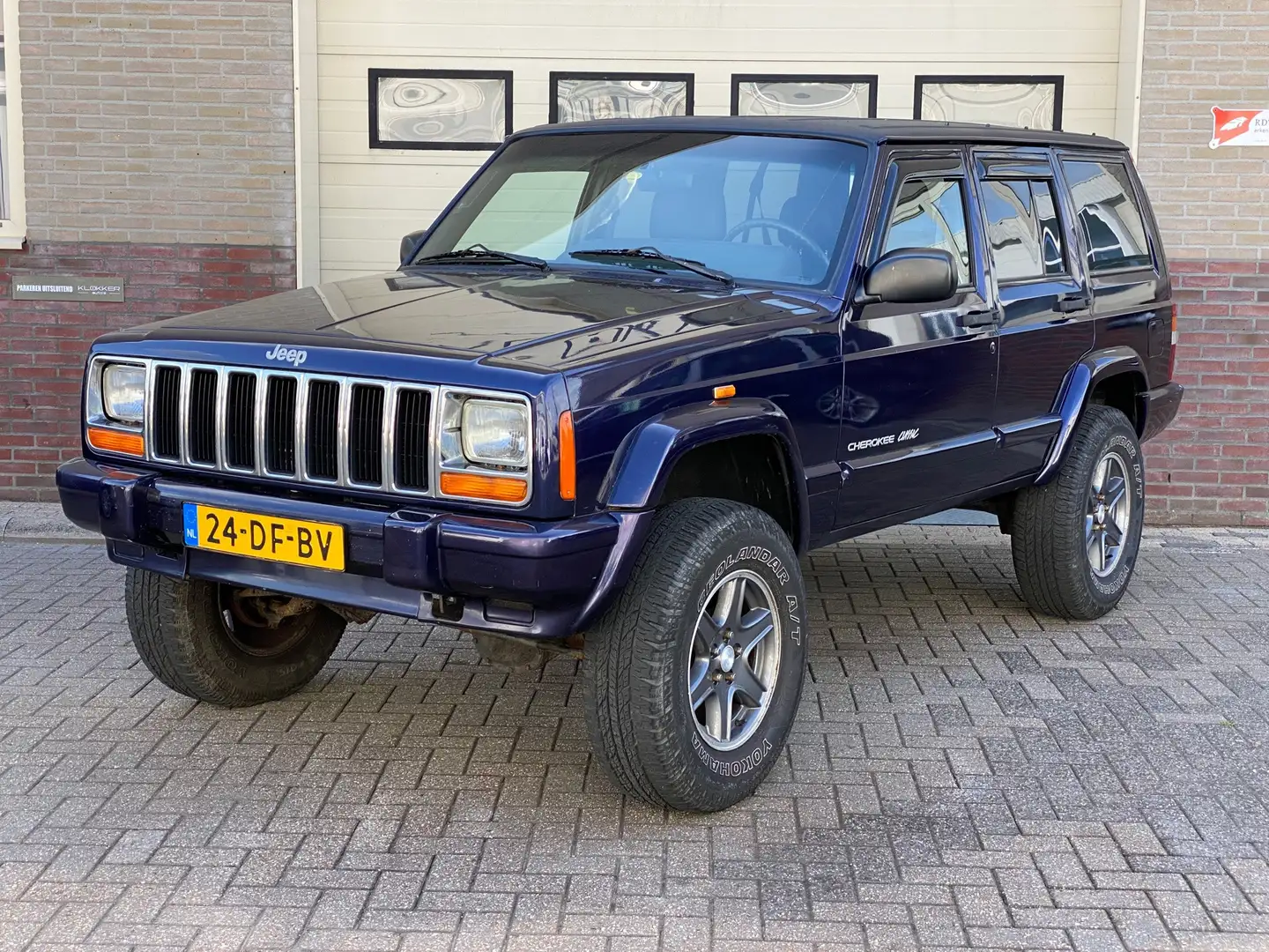 Jeep Cherokee 4.0i Classic APK 07-2026 | Nette staat | 4X4 | Air Violet - 1