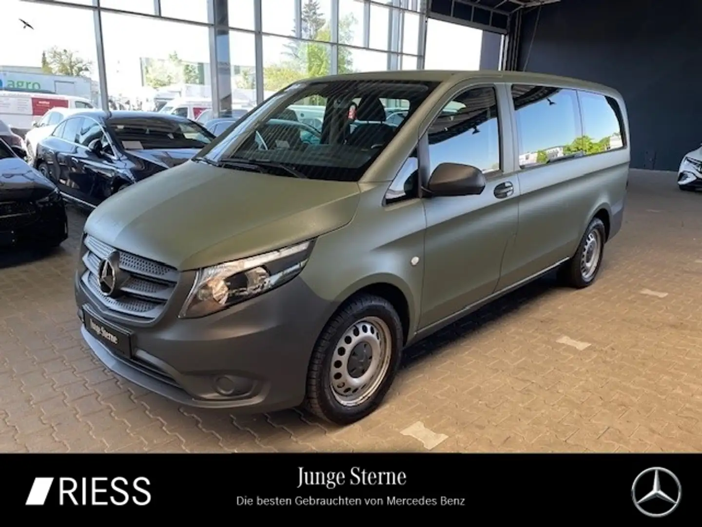Mercedes-Benz Vito 114 CDI Tourer PRO / Automatik / Kamera / Klima / Grün - 1