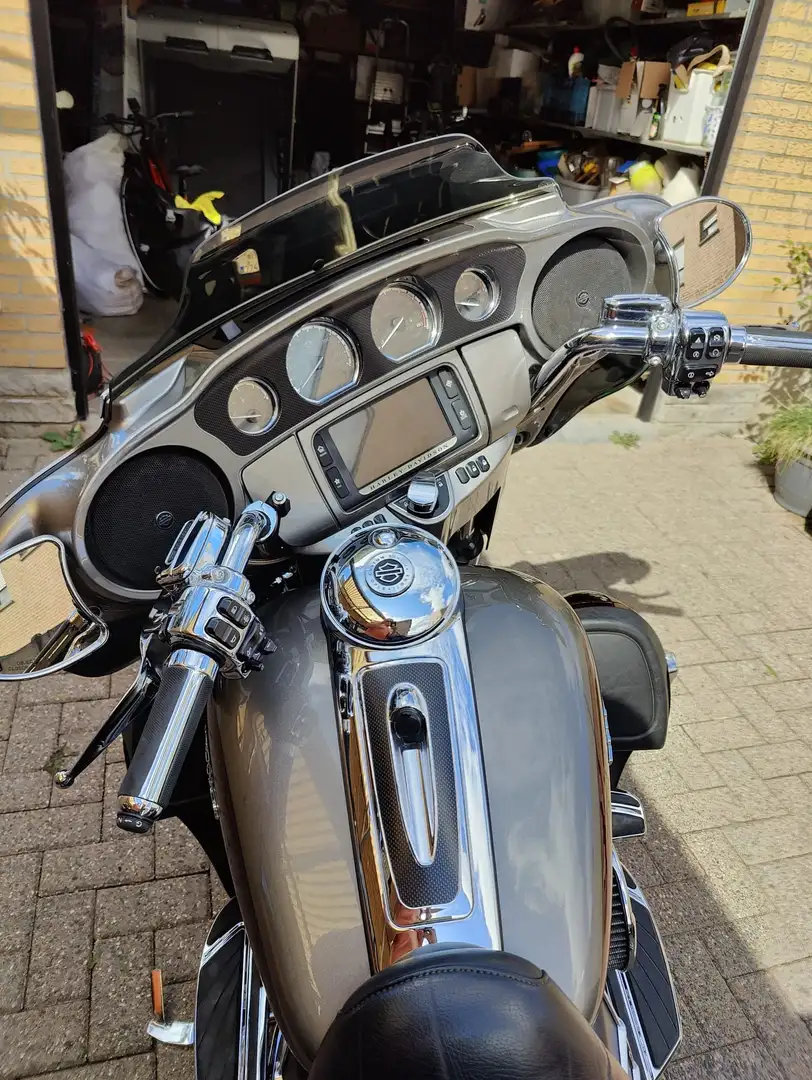 Harley-Davidson CVO Limited electra glide Zilver - 2