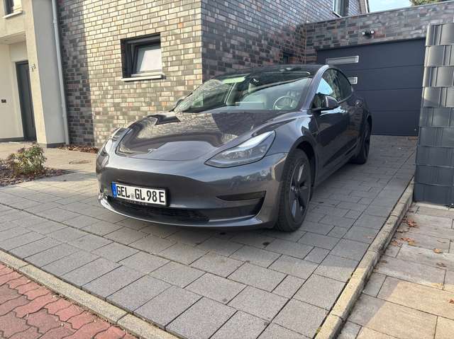 Imagine Tesla Model 3