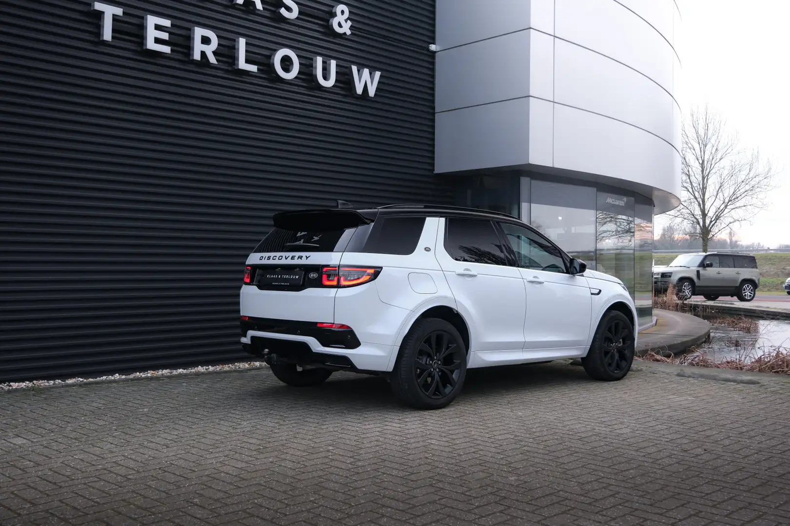 Land Rover Discovery Sport P300e 1.5 R-Dynamic HSE / Uitklapbare trekhaak / C Weiß - 2