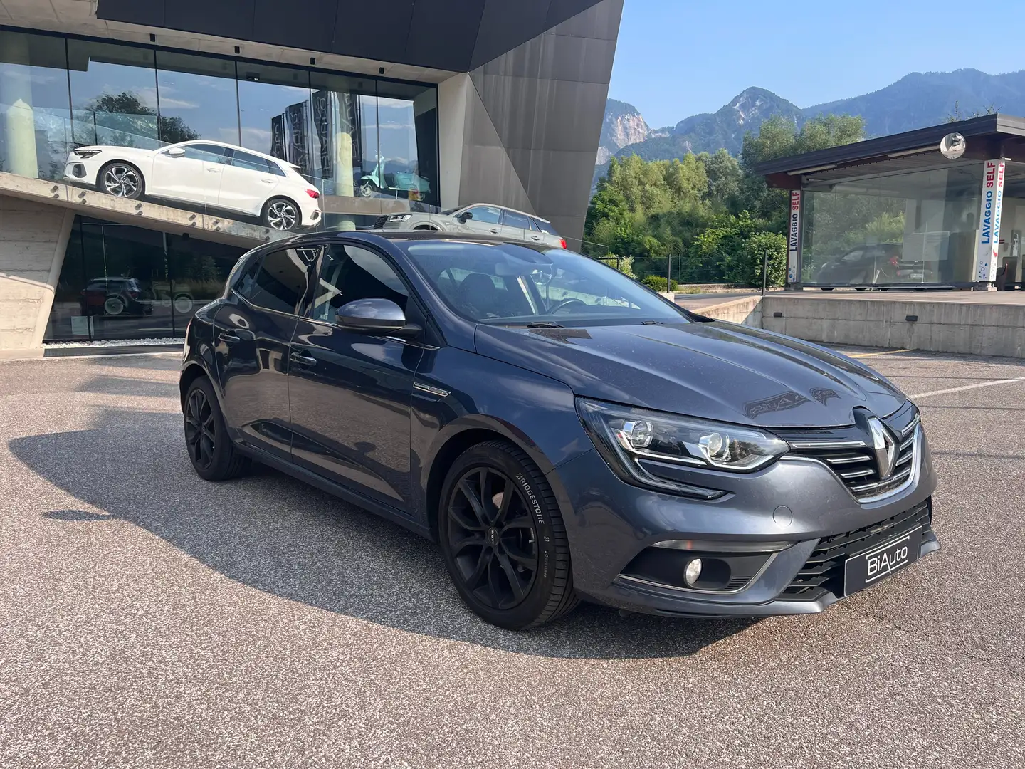 Renault Megane 1.5 DCI ENERGY INTENS 110 CV Grau - 2