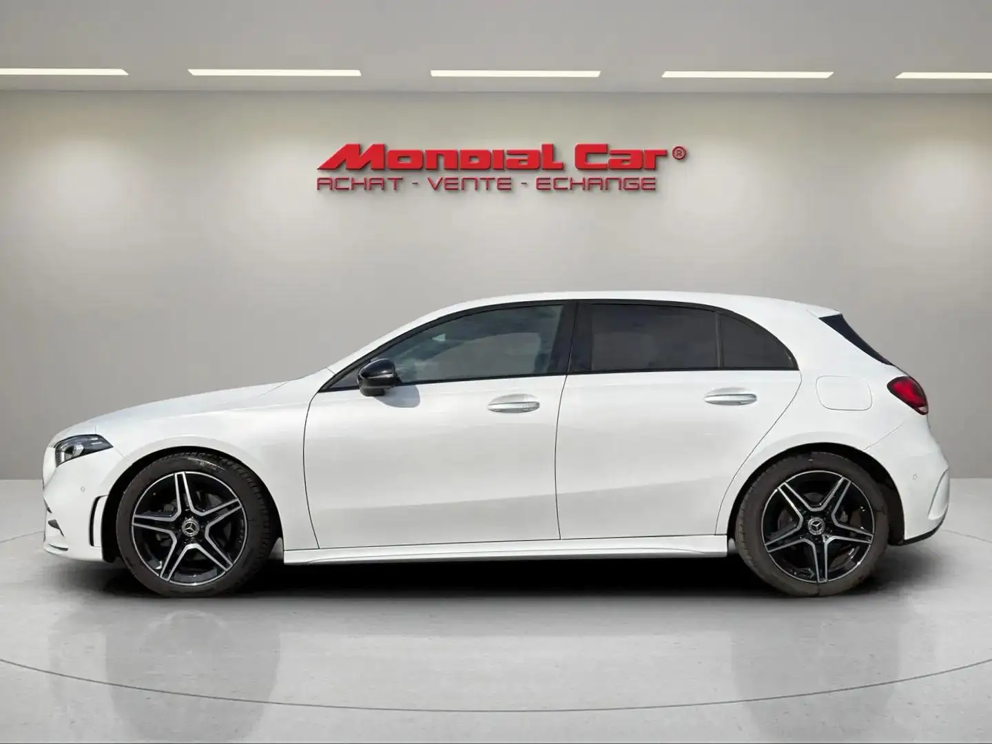 Mercedes-Benz A 160 A 160 * Pack AMG * Apple CarPlay * Blanco - 2