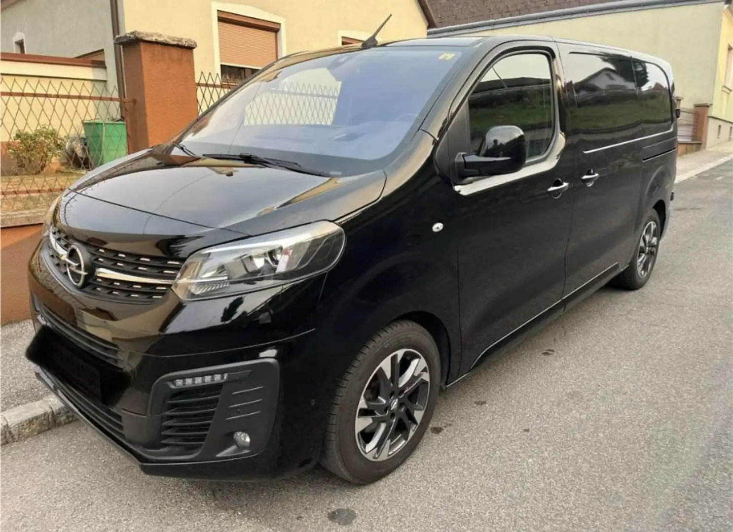 Opel Vivaro Kombi 2,0 CDTI S&S M Aut. - 1