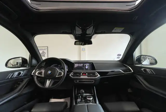 BMW X5 view 10