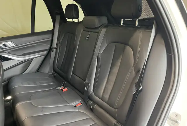 BMW X5 view 13