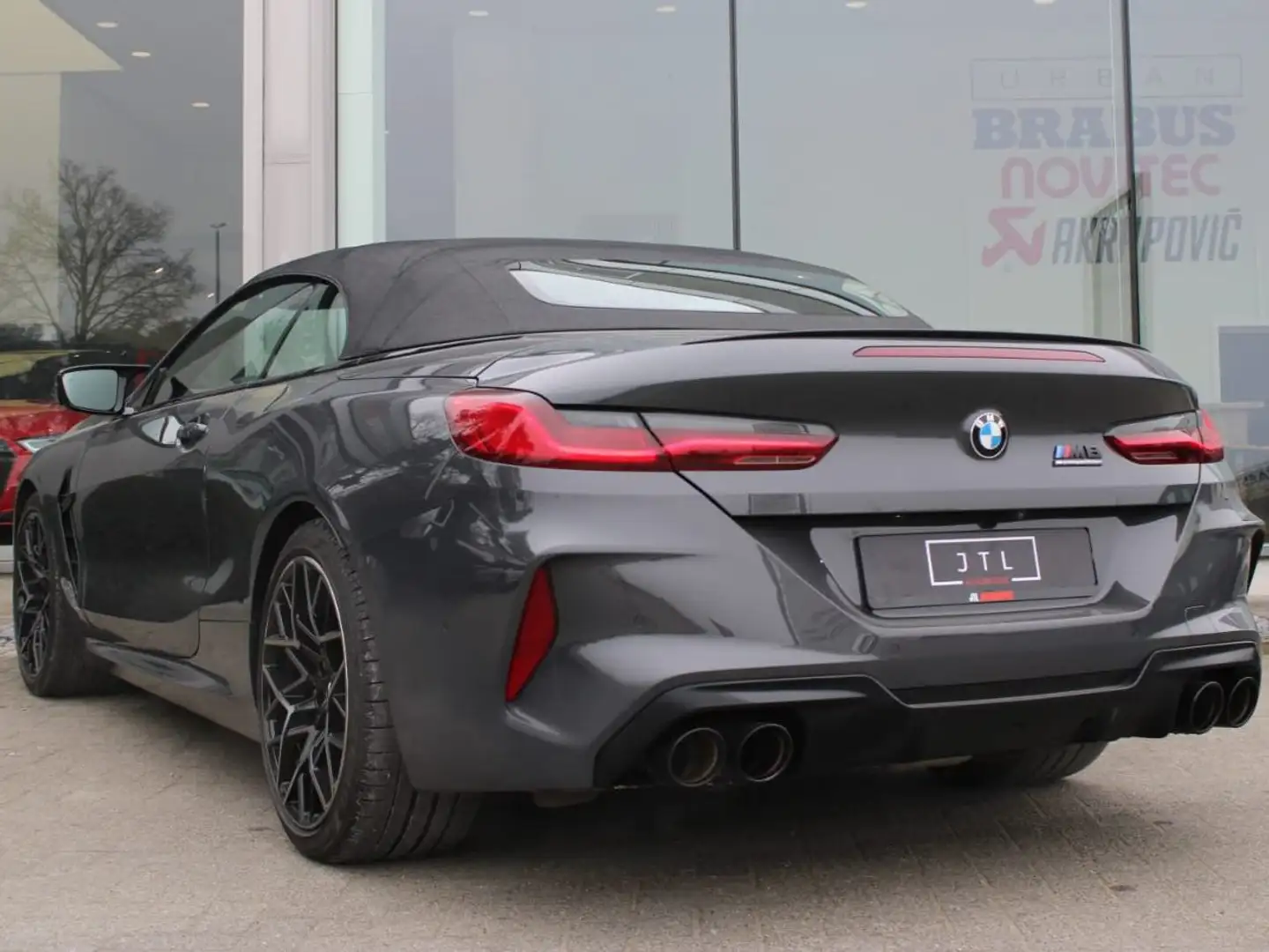 BMW M8 Cabrio Šedá - 2