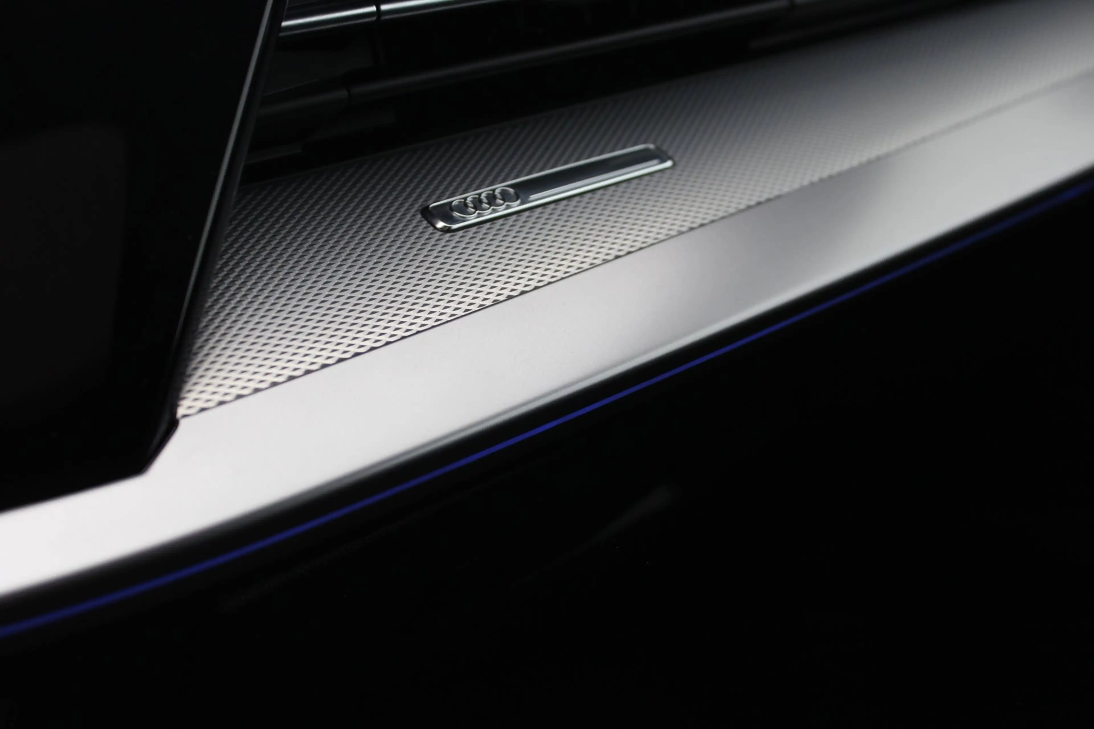 Audi A3 Sportback 40 TFSI e 3x S-Line | Pano | HUD | B&O | — photo 45