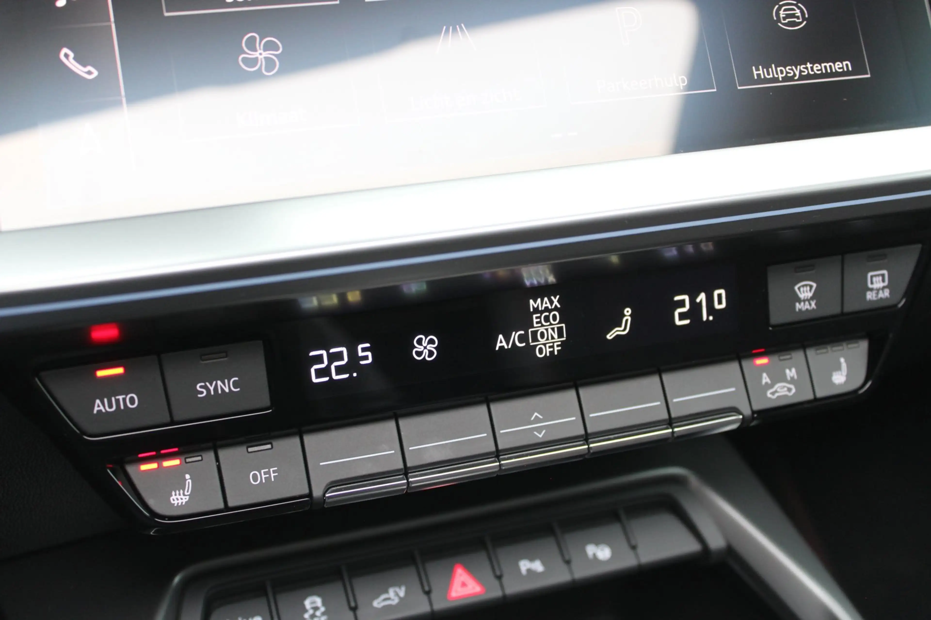 Audi A3 Sportback 40 TFSI e 3x S-Line | Pano | HUD | B&O | — photo 44