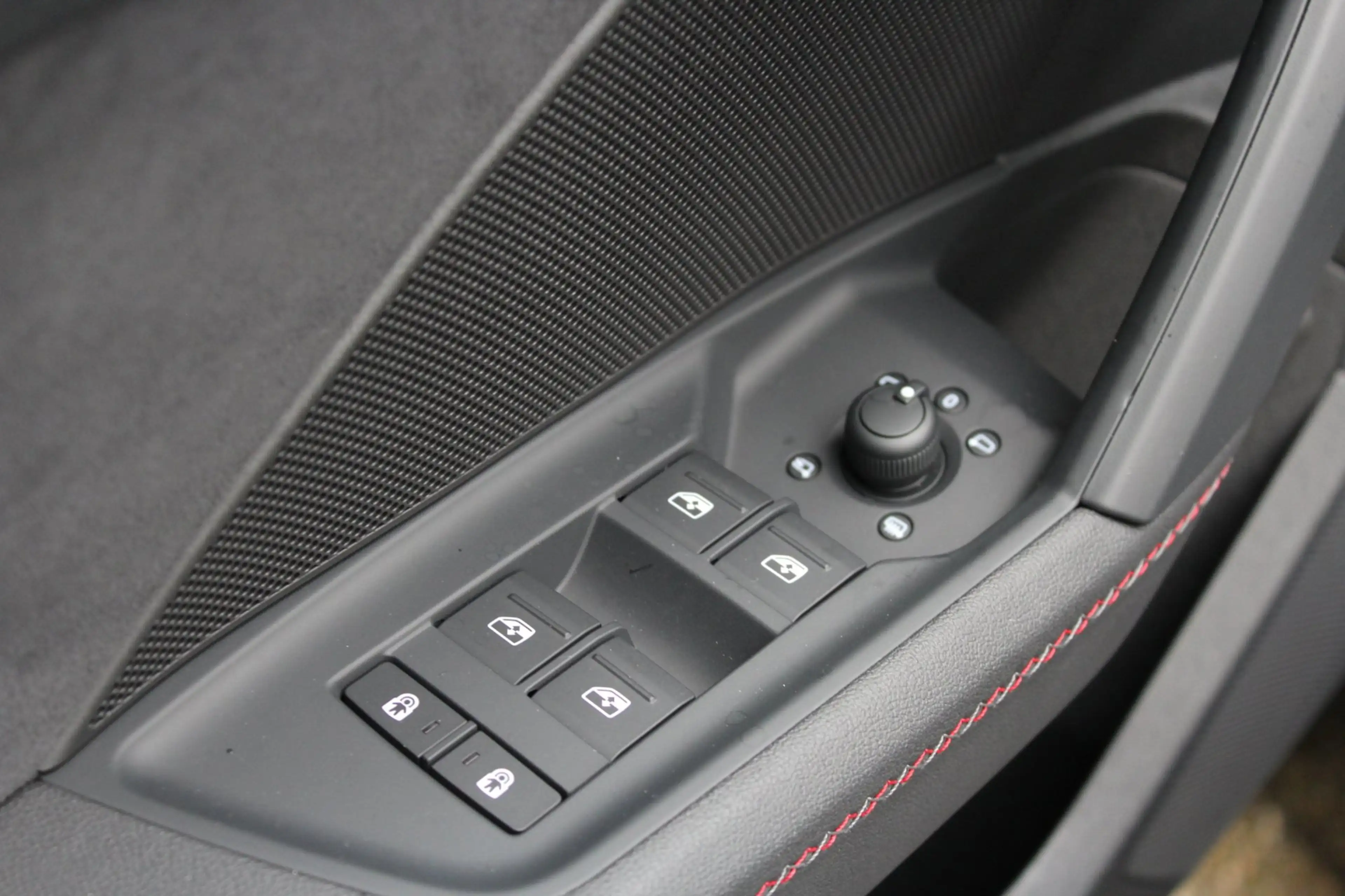 Audi A3 Sportback 40 TFSI e 3x S-Line | Pano | HUD | B&O | — photo 39