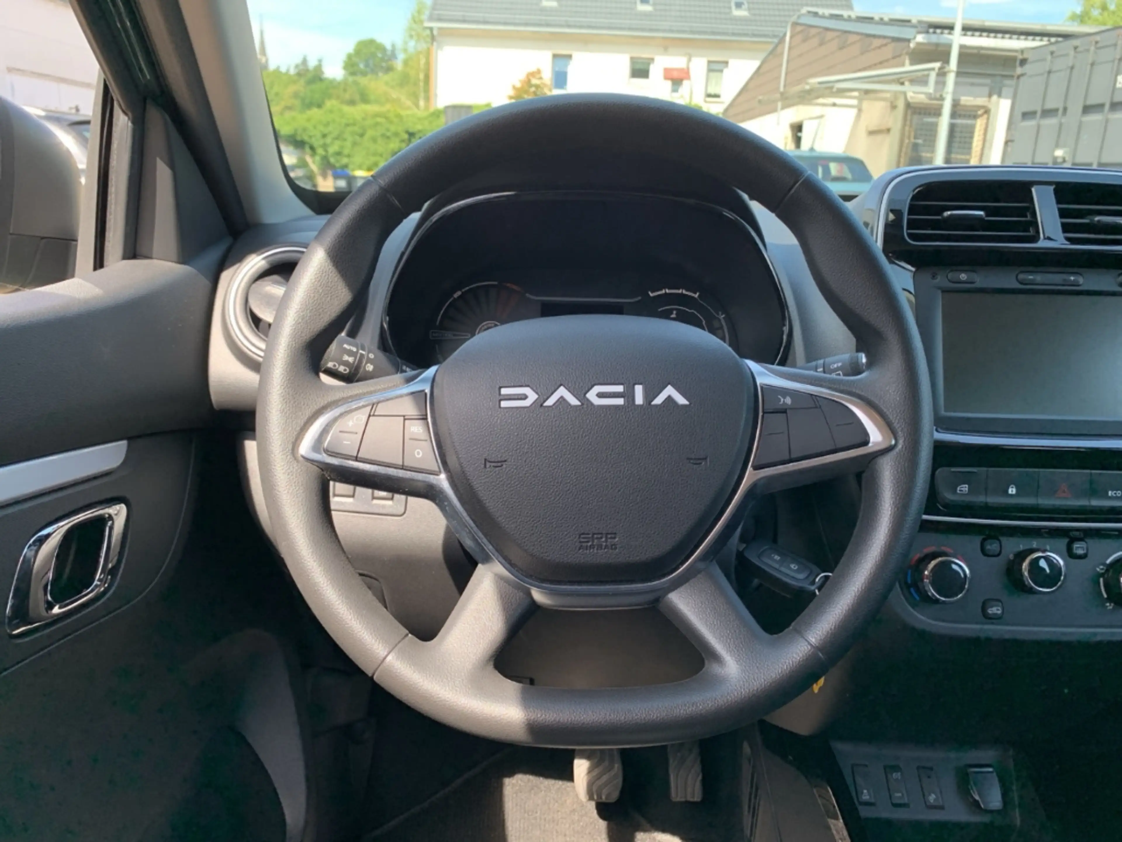 Dacia Spring ESSENTIAL ELECTRIC Essential Electric 45 NAVI+KLIM — photo 15