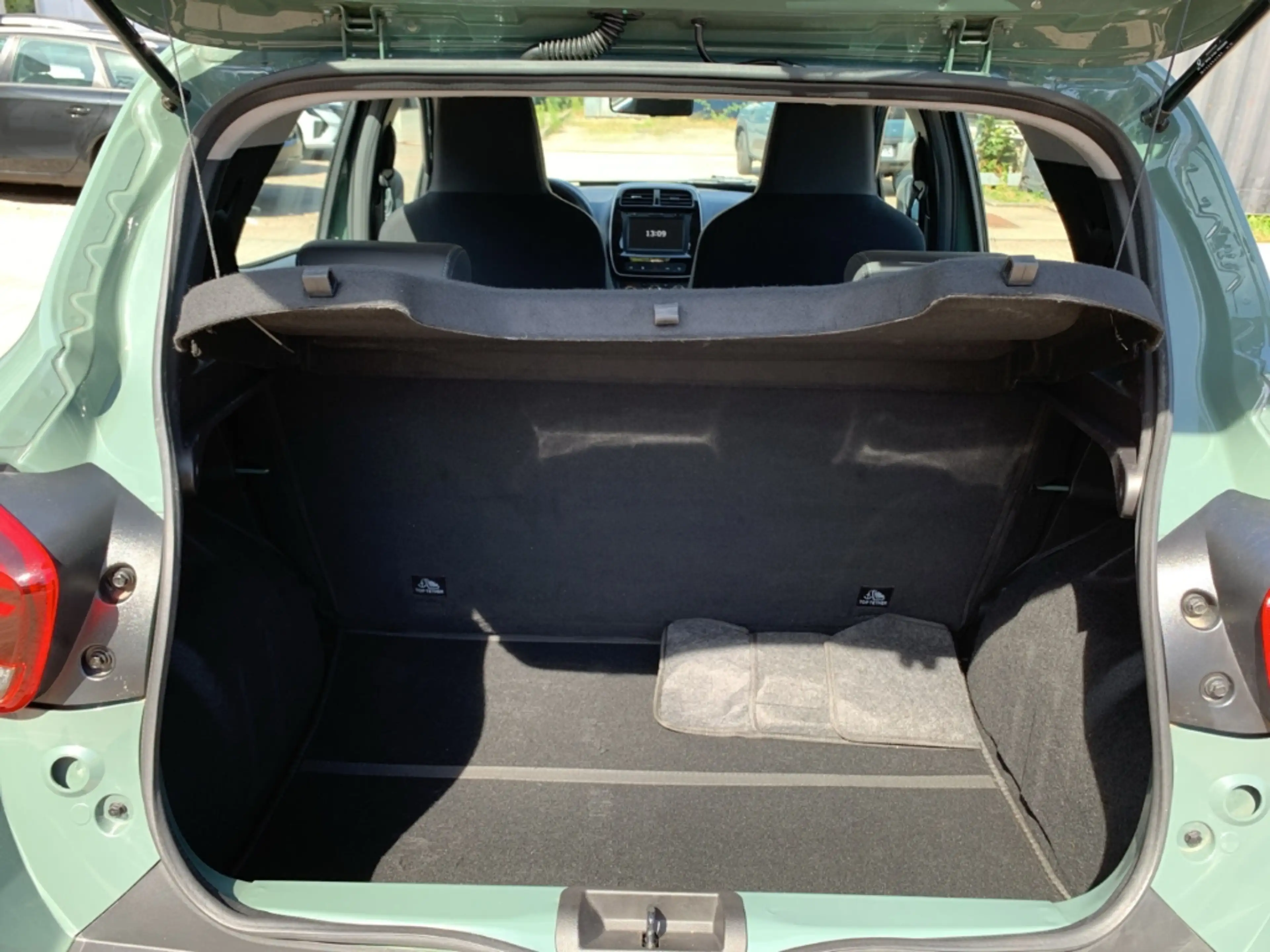 Dacia Spring ESSENTIAL ELECTRIC Essential Electric 45 NAVI+KLIM — photo 12