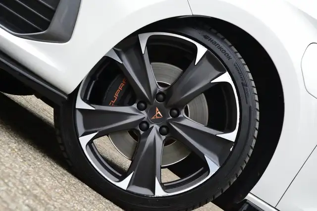Cupra Leon view 6
