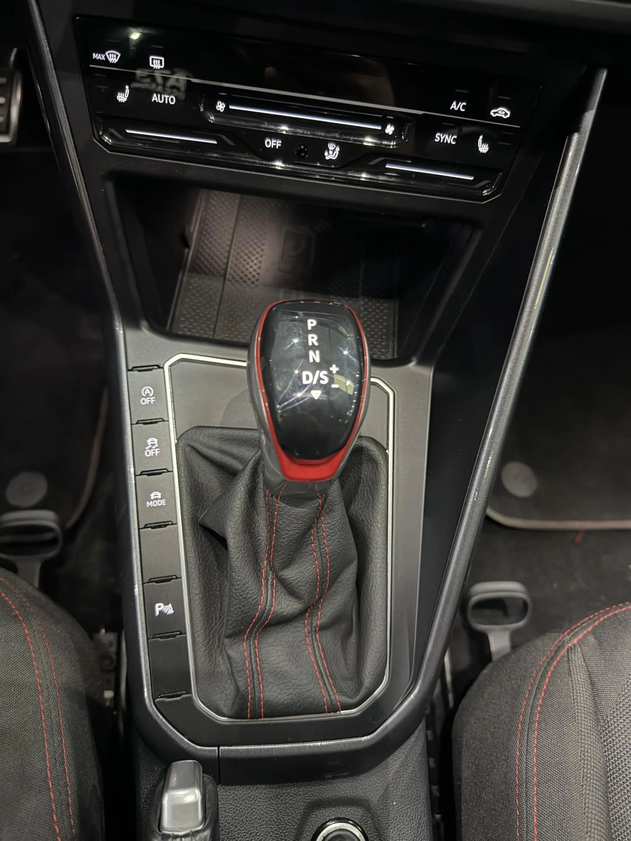 Volkswagen Polo GTI 2.0 TSI — photo 15
