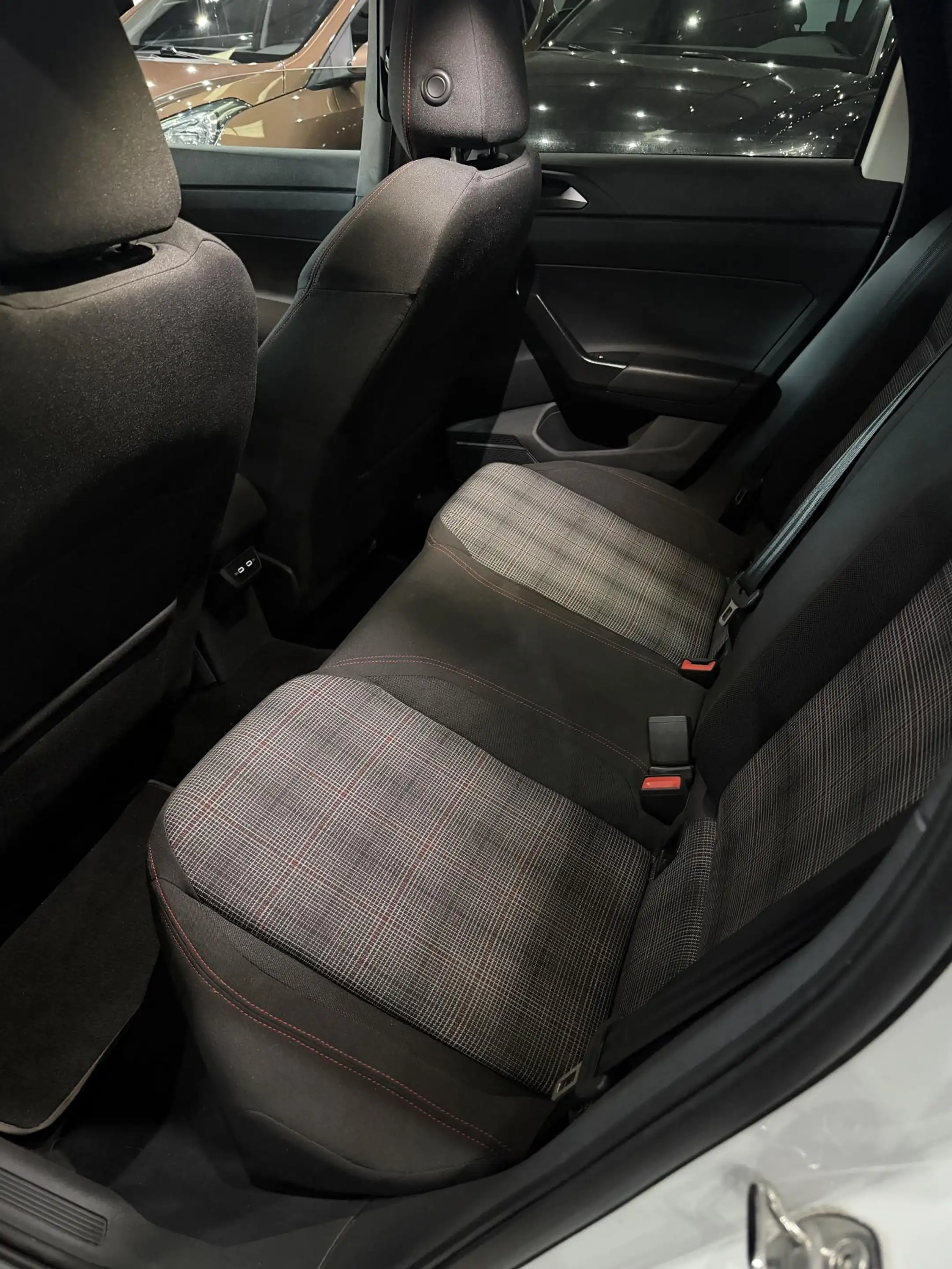 Volkswagen Polo GTI 2.0 TSI — photo 7