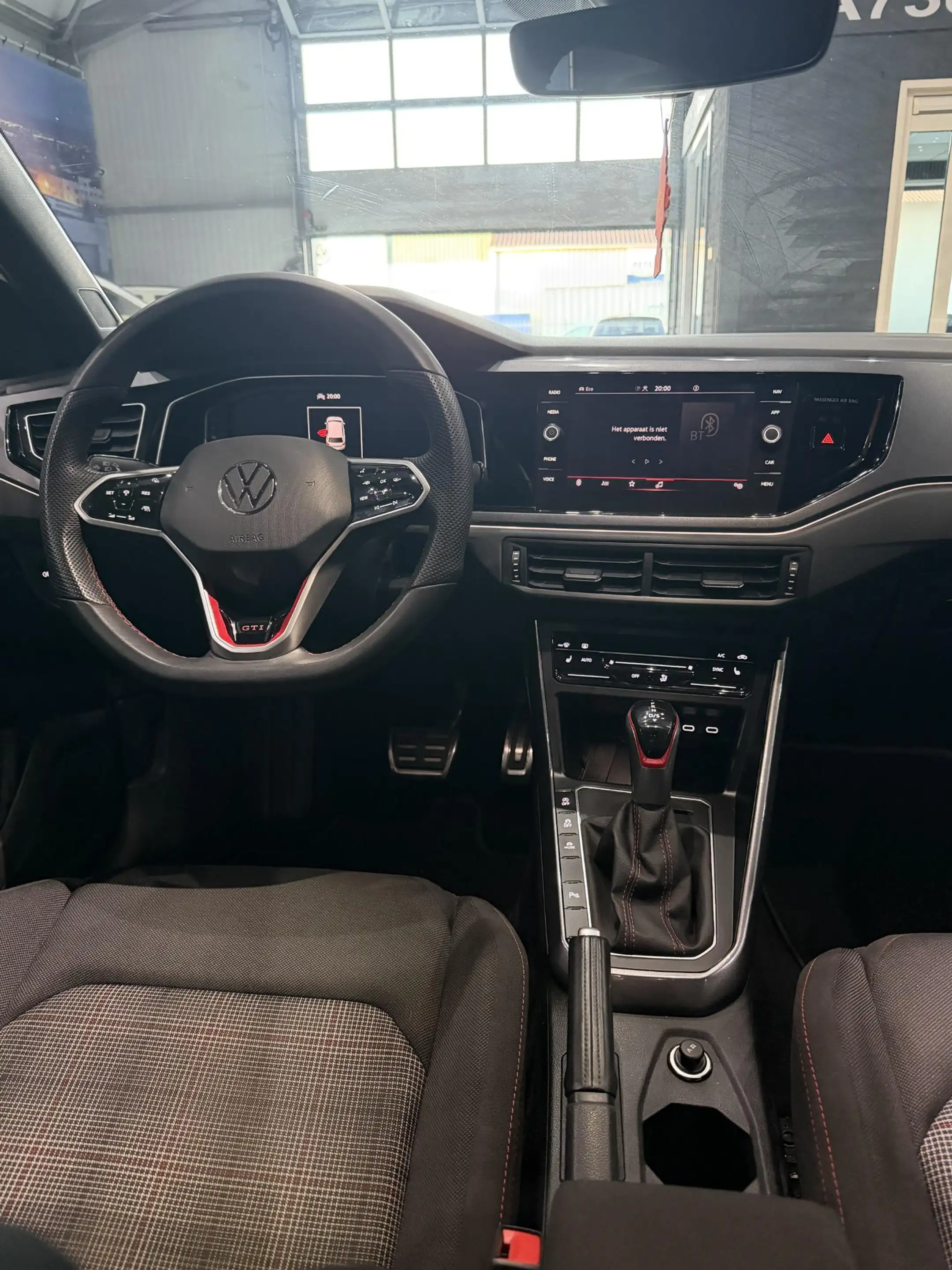 Volkswagen Polo GTI 2.0 TSI — photo 8