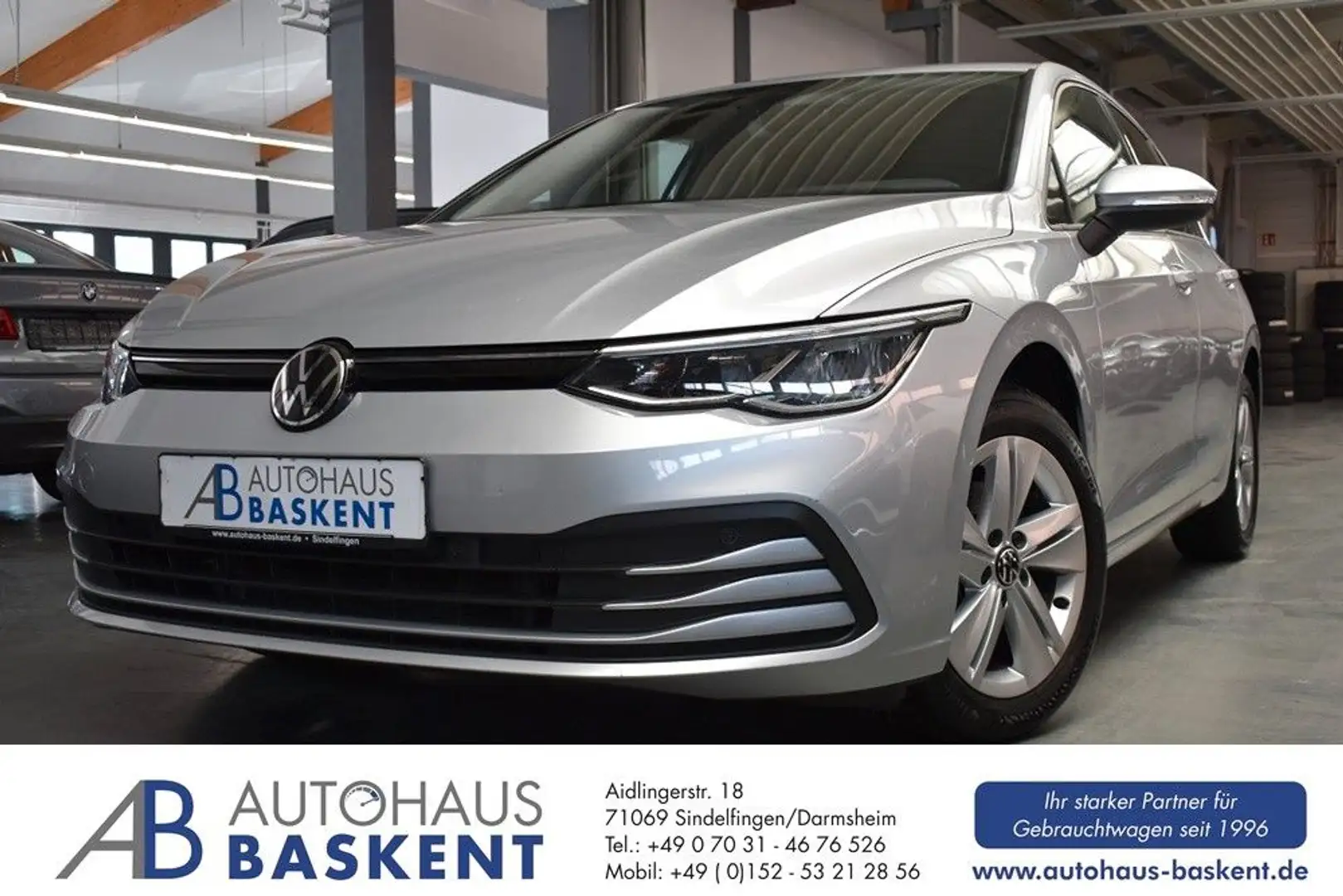 Volkswagen Golf 8 Lim. LIFE*LED*DIGITAL*NAVI*SHZ*KAMERA*SHZ Silber - 1