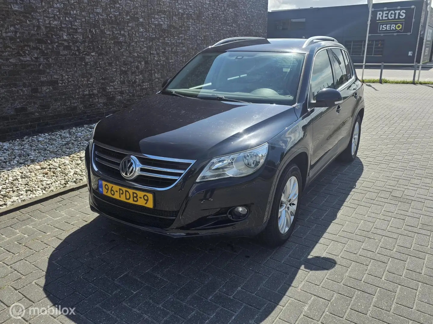 Volkswagen Tiguan 1.4 TSI Sport&Style Zwart - 1
