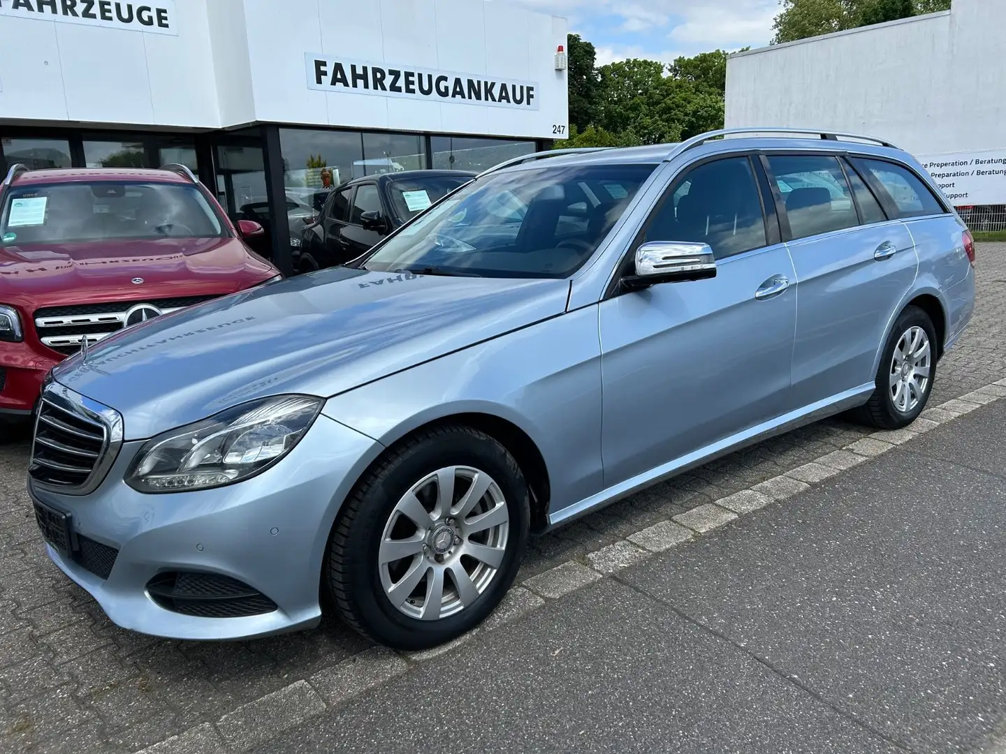 Mercedes-Benz E 200 T-Modell E 200 BlueTec LEDER AHK 360 NAVI EURO 6 Zilver - 2