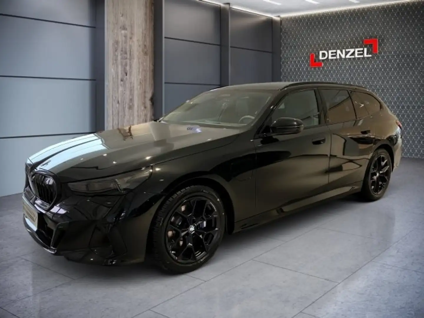 BMW 550 e xDrive Touring Schwarz - 1