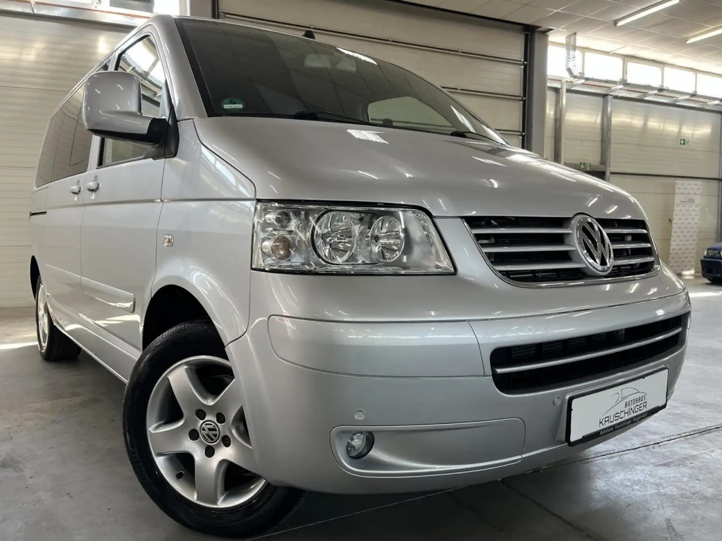 Volkswagen T5 Bus Multivan Highline 2.5 LEDER 2X SCHIEBTÜR 7SIT Silber - 1