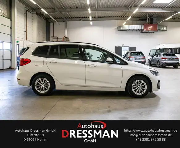 BMW 2 Series view 4