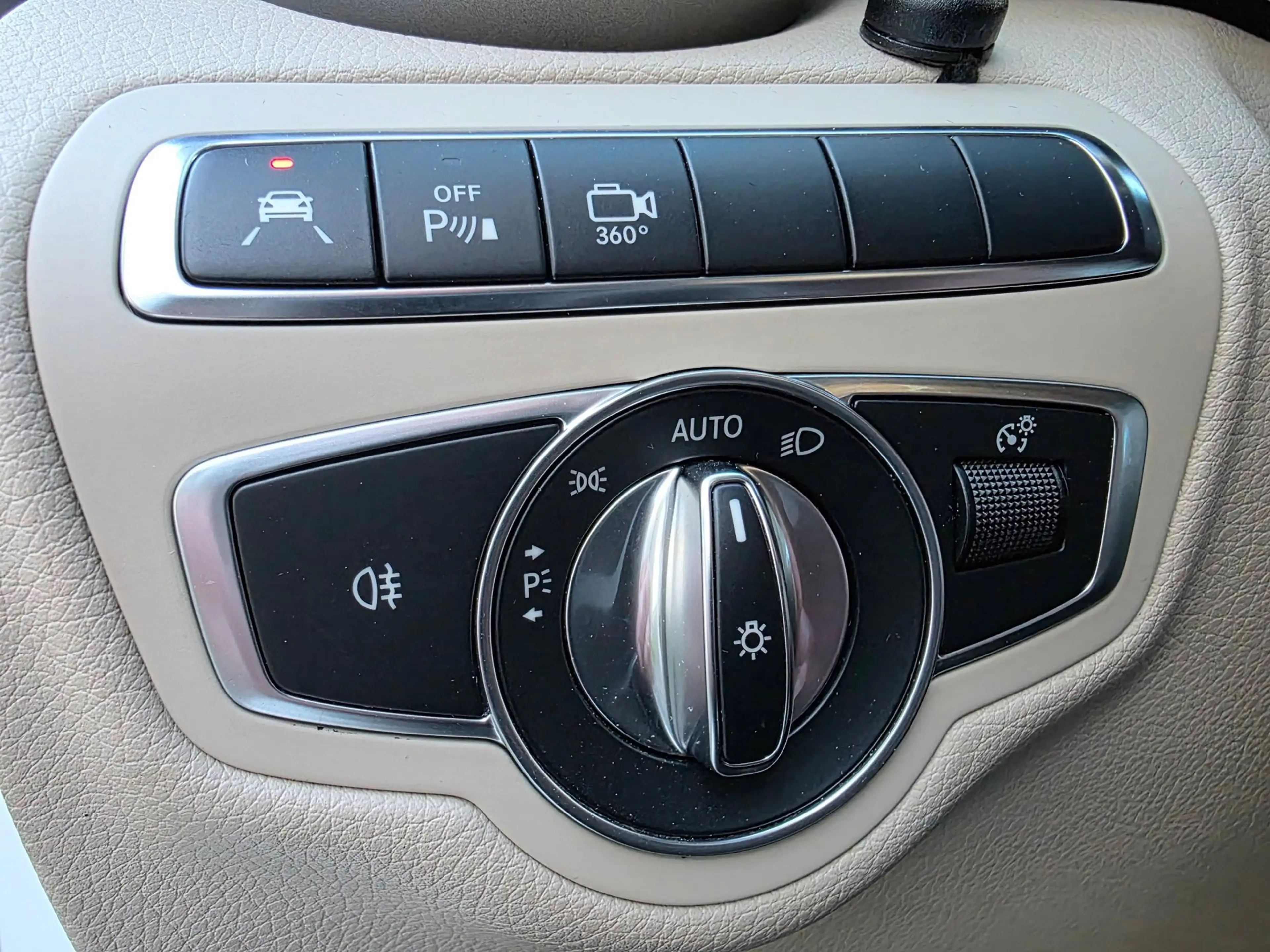 Mercedes-Benz GLC 350 350e 4MATIC Premium Plus BJ.11-2017 / Panodak / Na — photo 30