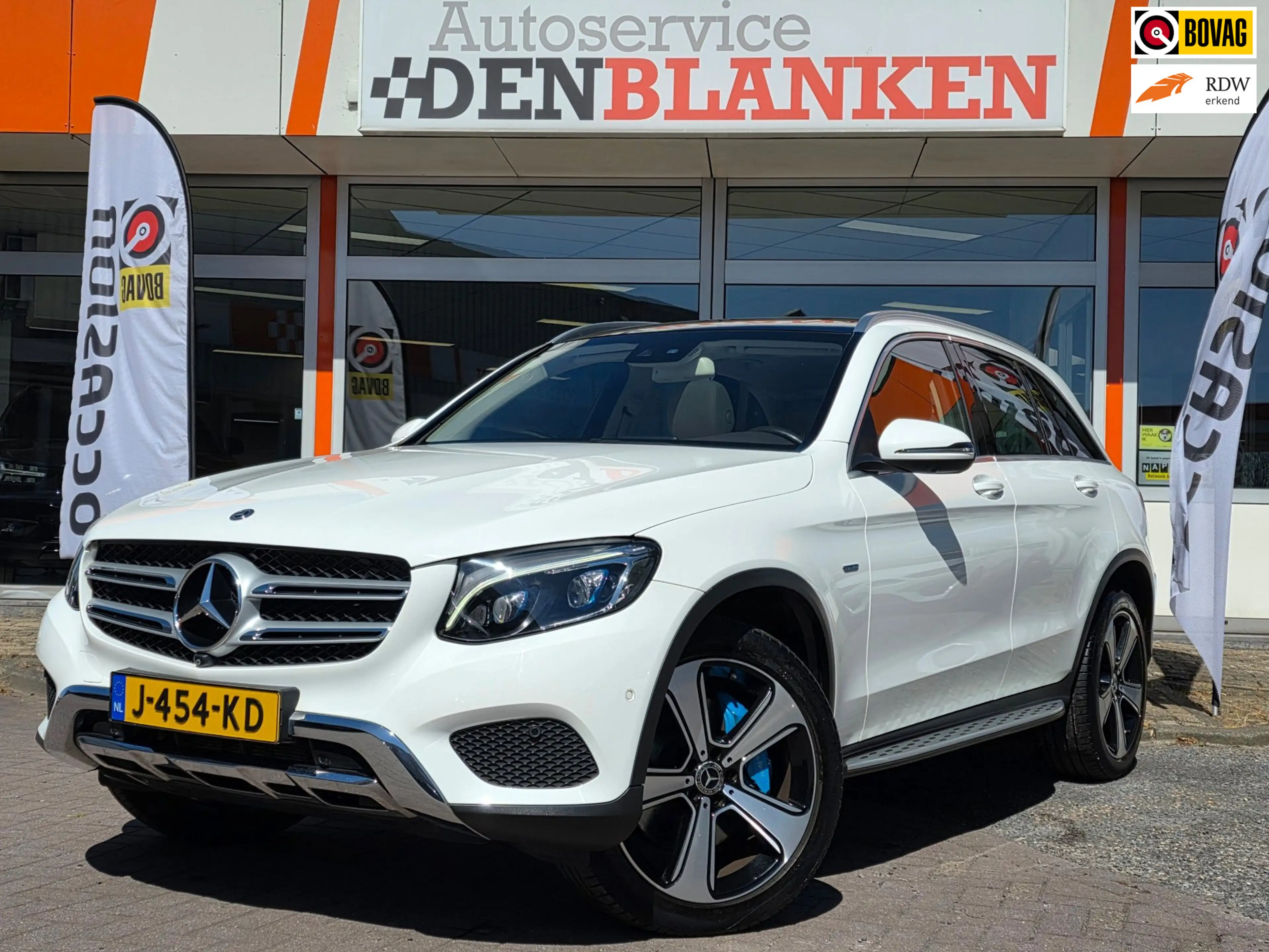 Mercedes-Benz GLC 350 350e 4MATIC Premium Plus BJ.11-2017 / Panodak / Na