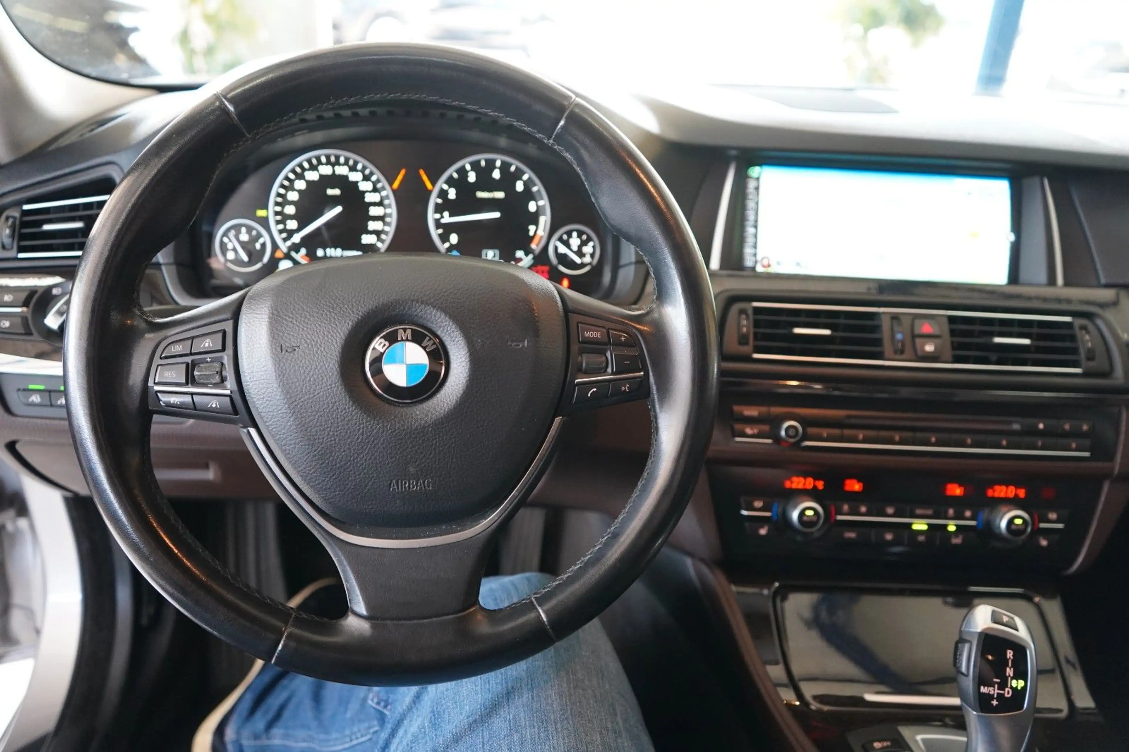 BMW 528 i Touring xDrive XENON / NAVI / LEDER / HUD — photo 13