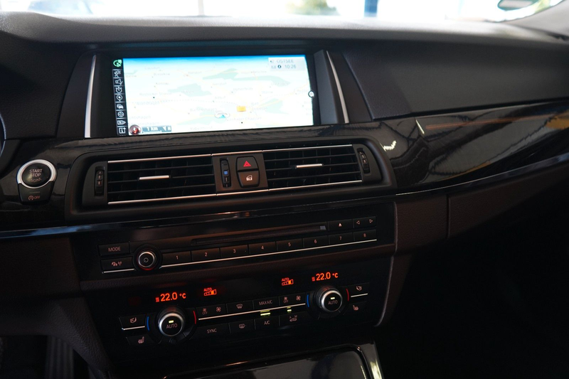 BMW 528 i Touring xDrive XENON / NAVI / LEDER / HUD — photo 14