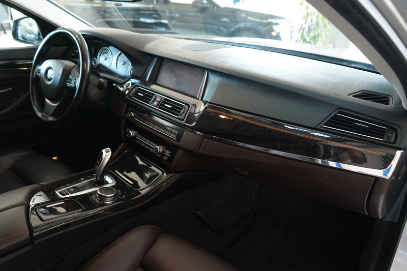 BMW 528 i Touring xDrive XENON / NAVI / LEDER / HUD — photo 10