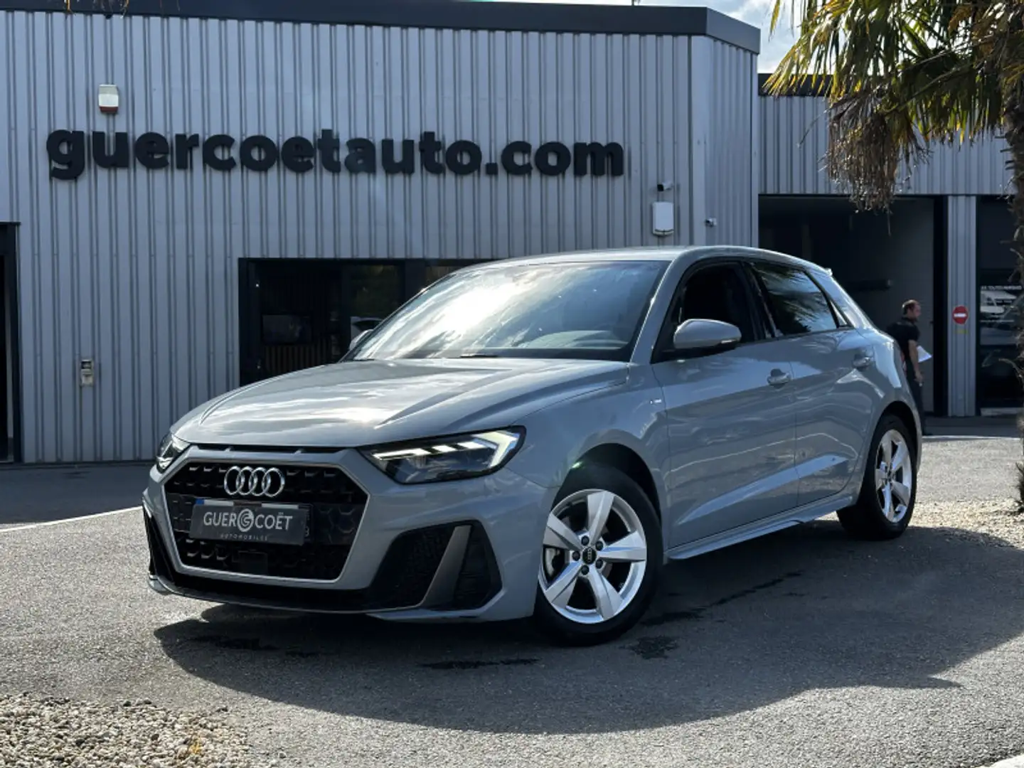 Audi A1 30 TFSI 110CH S LINE S TRONIC 7 Gris - 2