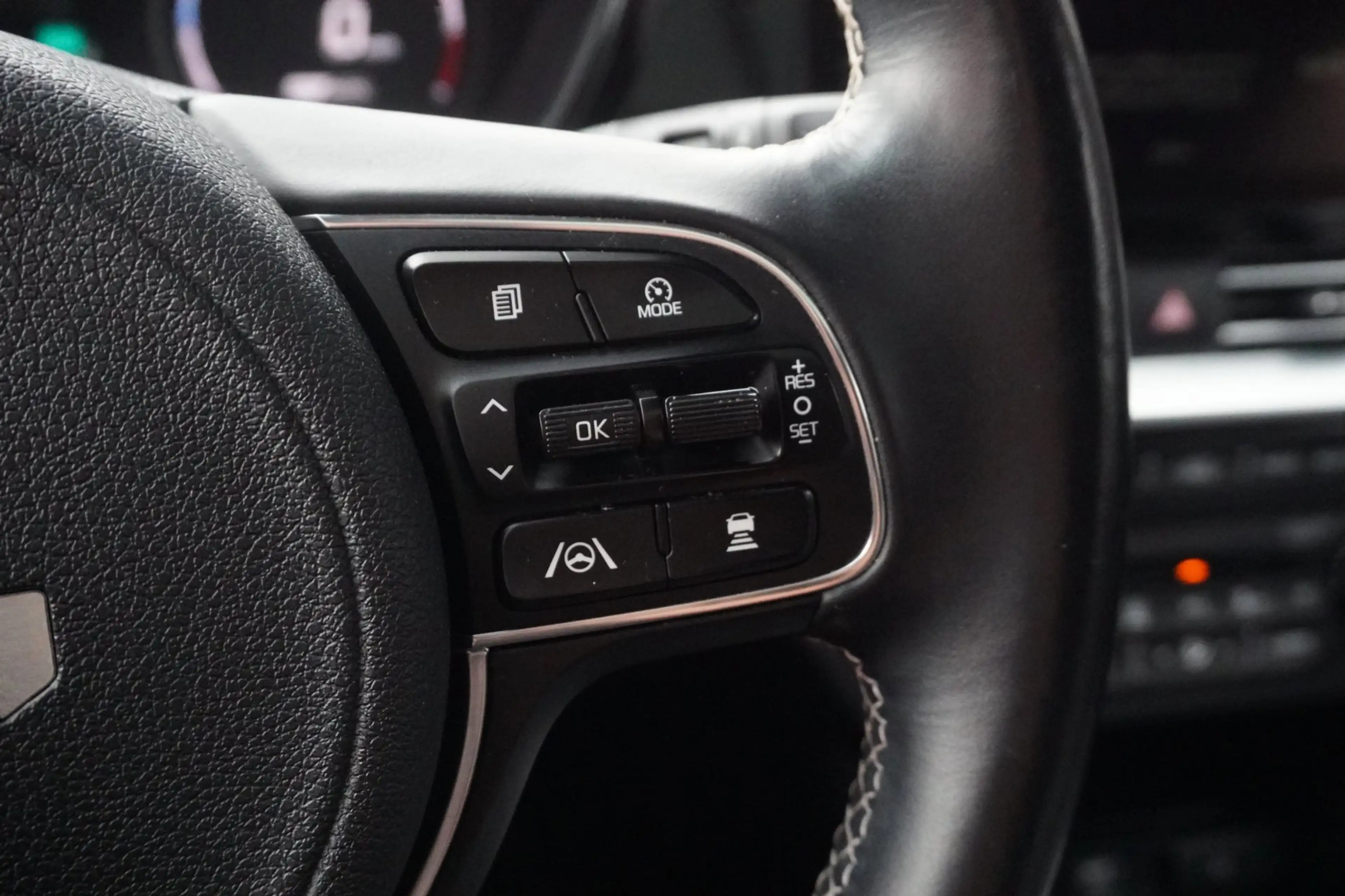 Kia e-Niro DynamicPlusLine 64 kWh / Pano / Carplay / Camera / — photo 15