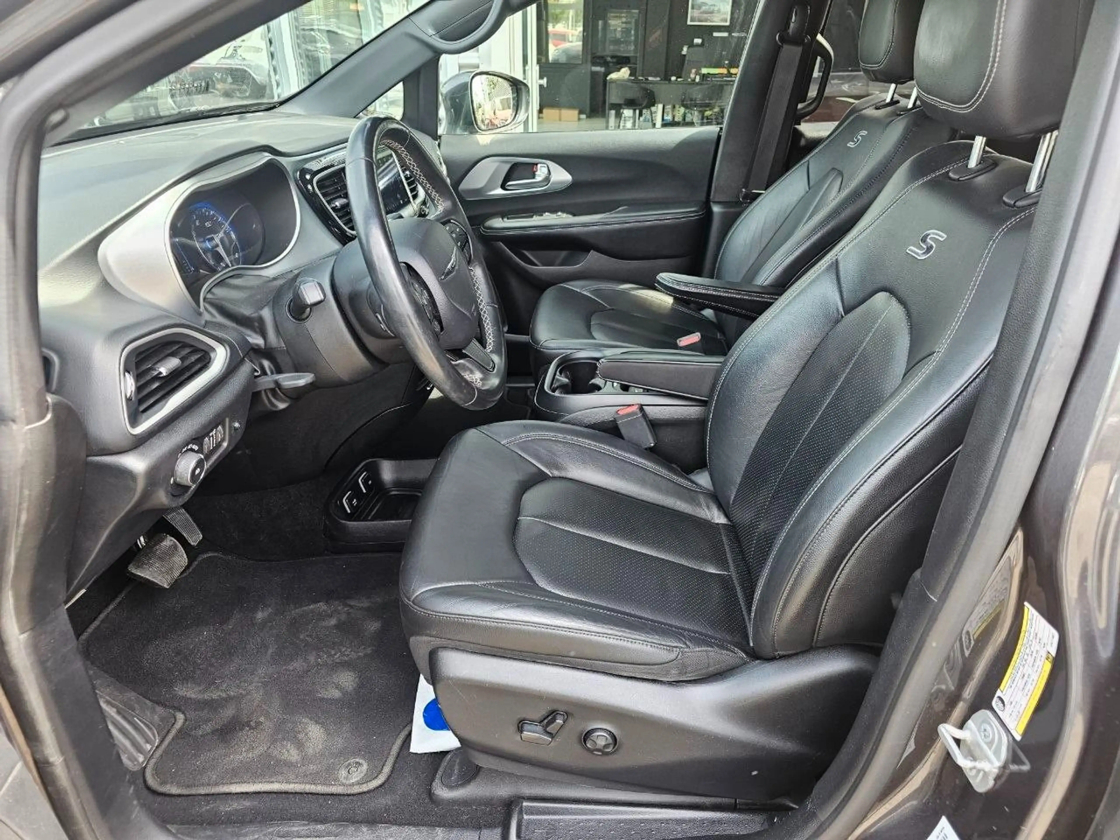Chrysler Pacifica Touring 8 Sitzer Sommerspecial — photo 10