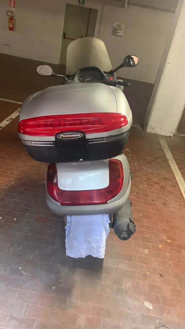 Honda FES 250 Grau - 2